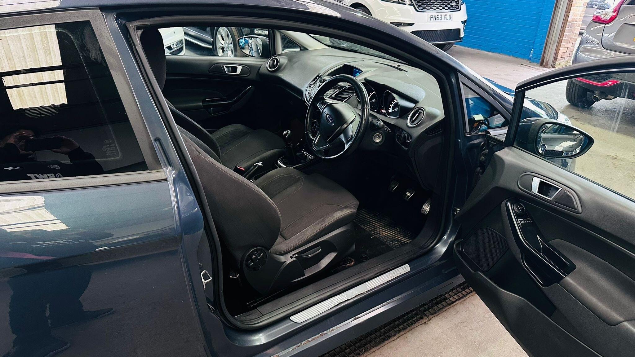 Ford Fiesta - Image 16