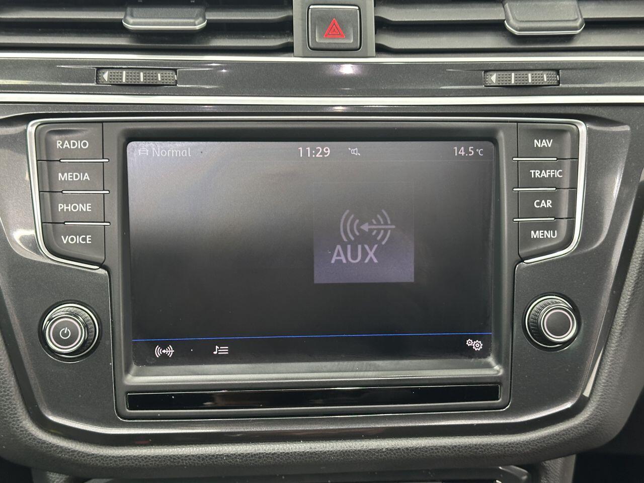 Volkswagen Tiguan - Image 30