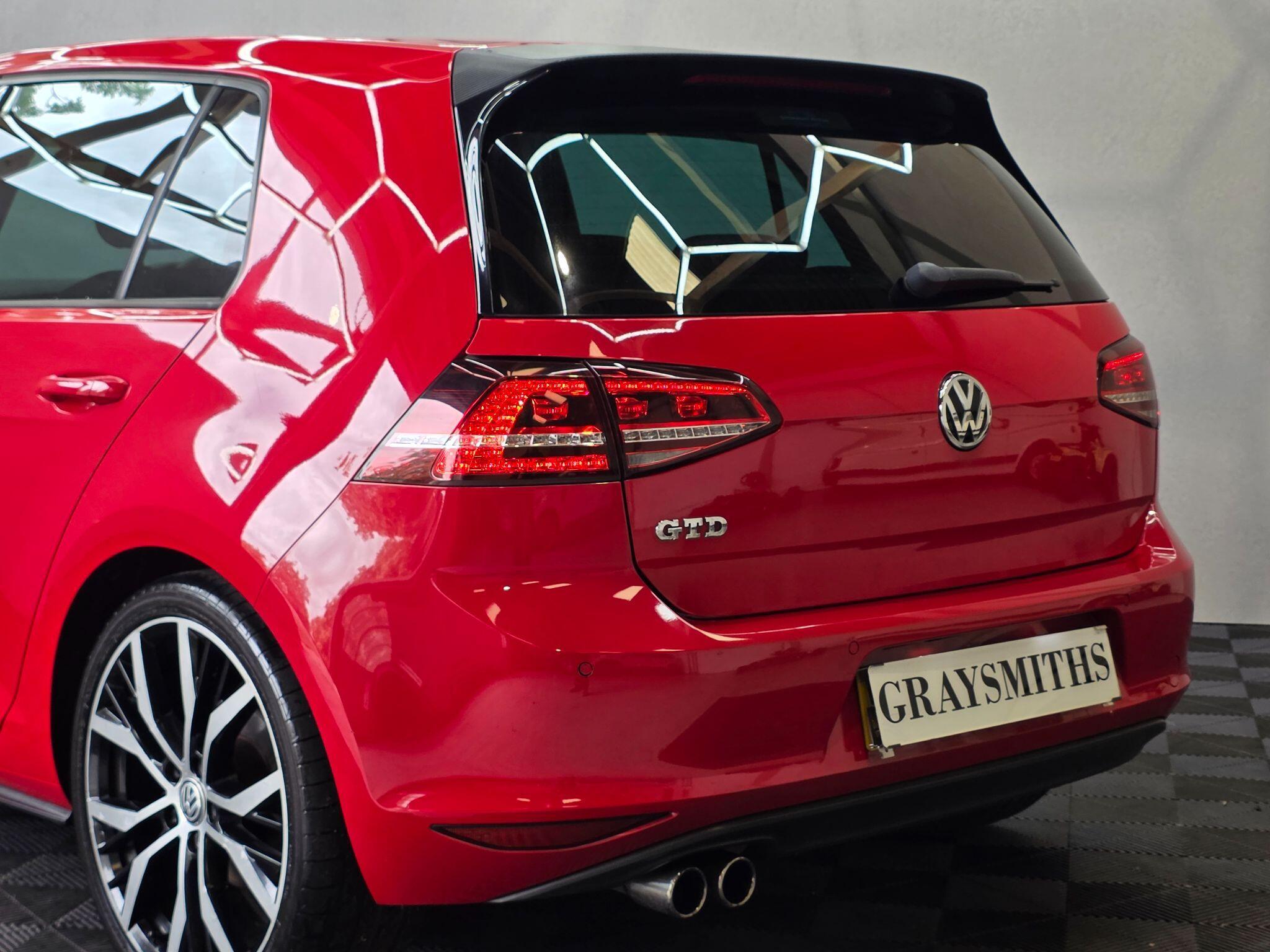 Volkswagen Golf - Image 8