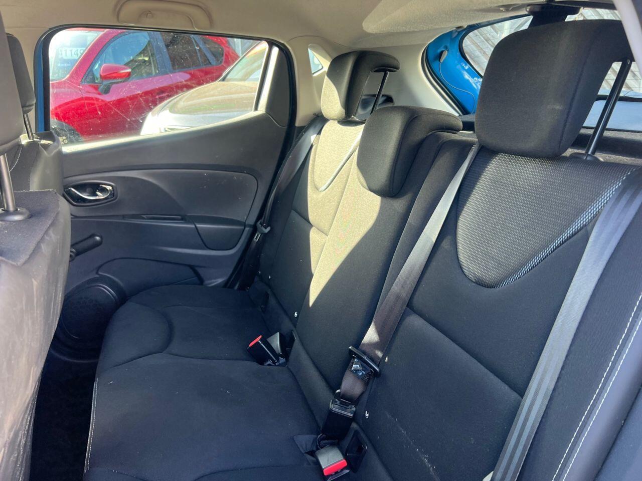 Renault Clio - Image 19