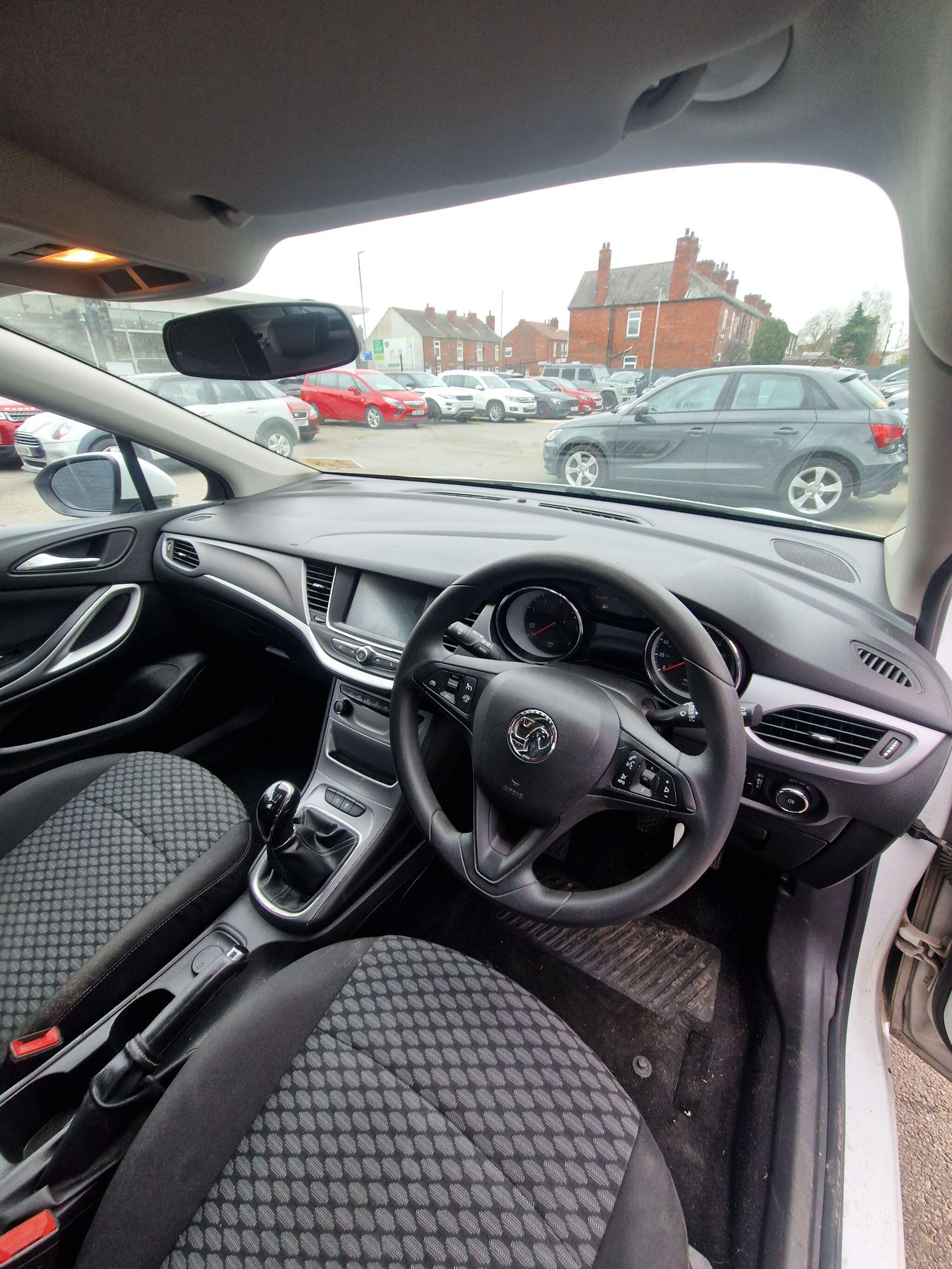 Vauxhall Astra - Image 30