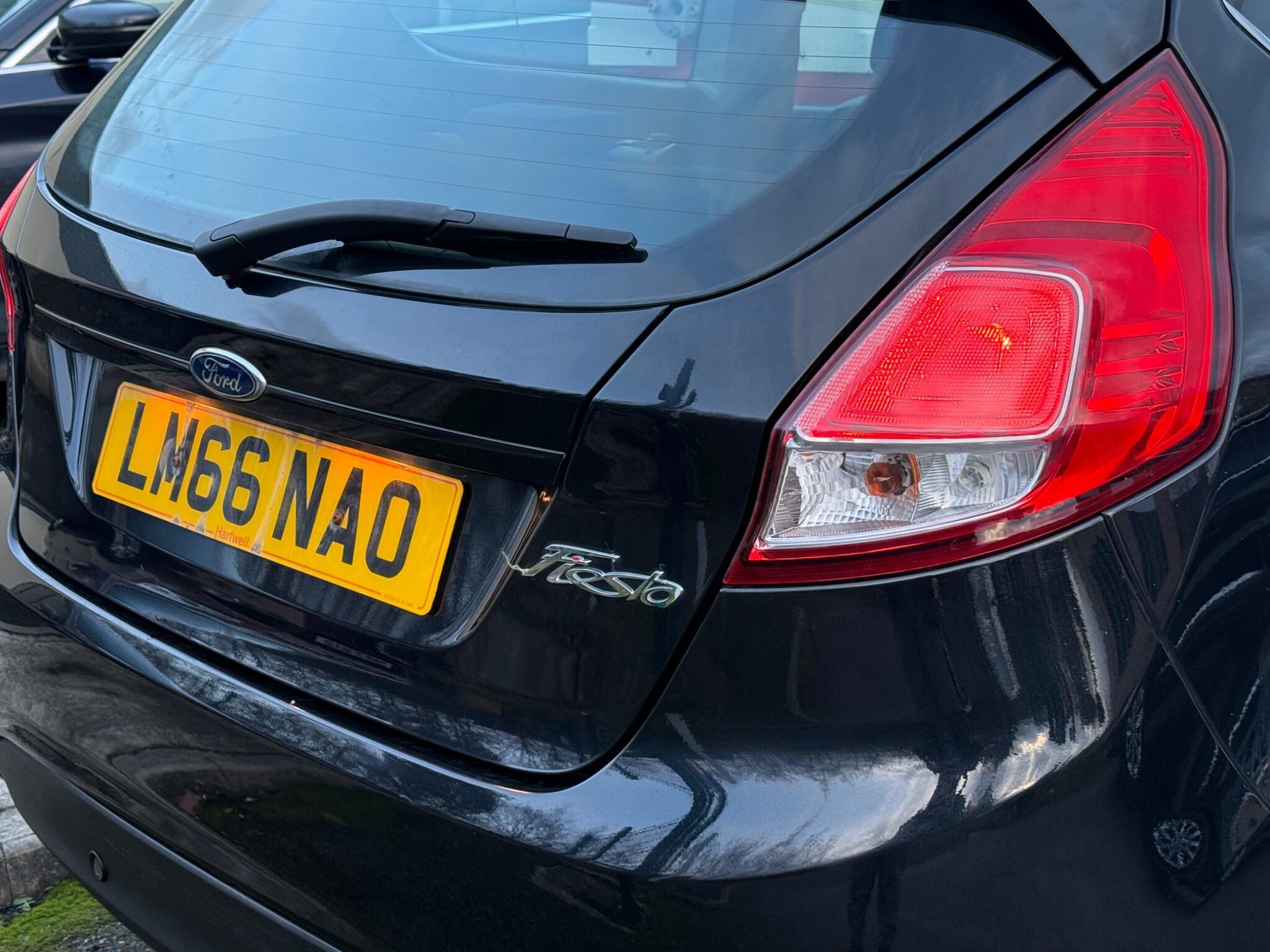 Ford Fiesta - Image 19