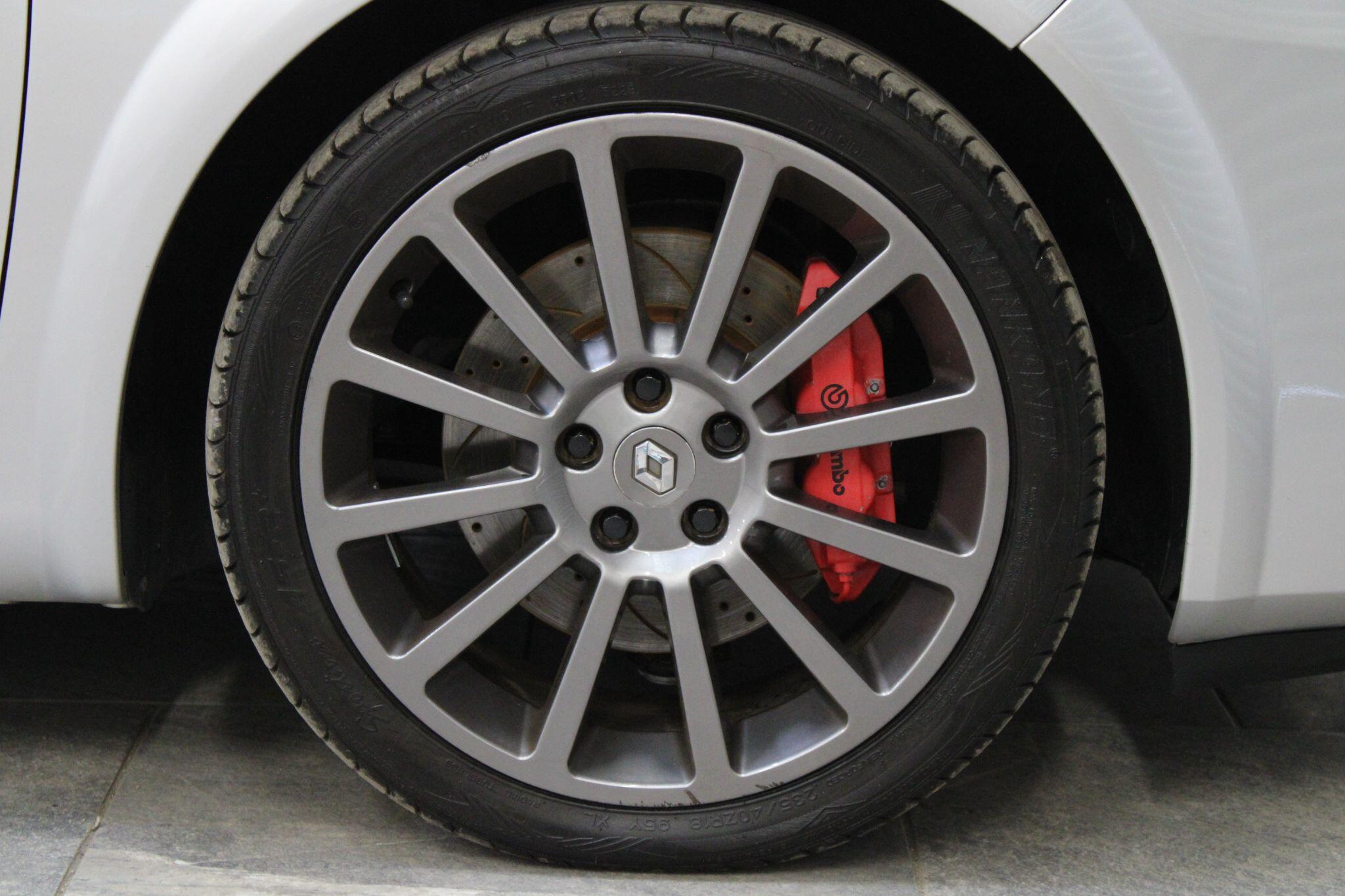 Renault Megane - Image 9