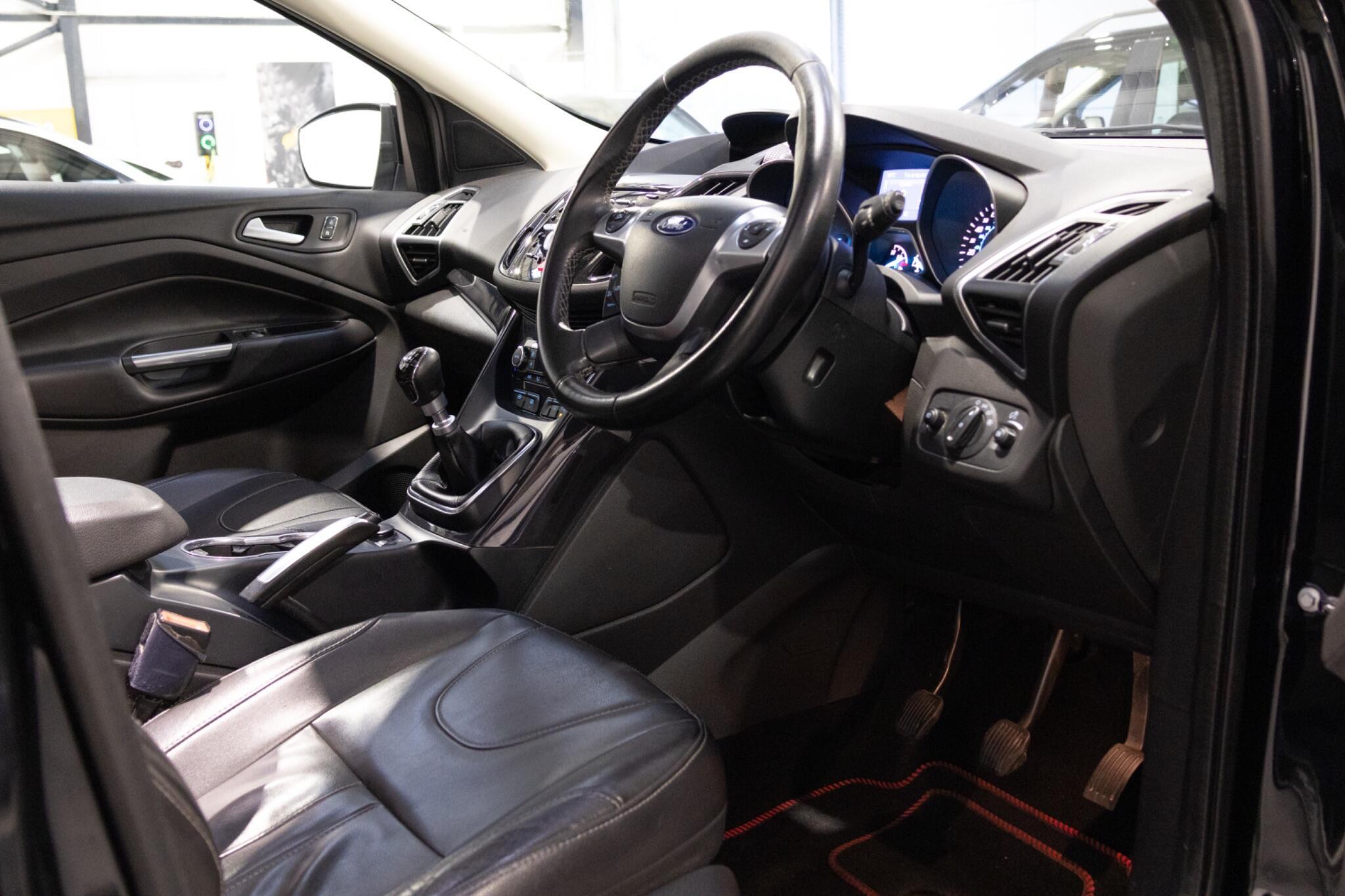 Ford Kuga - Image 13