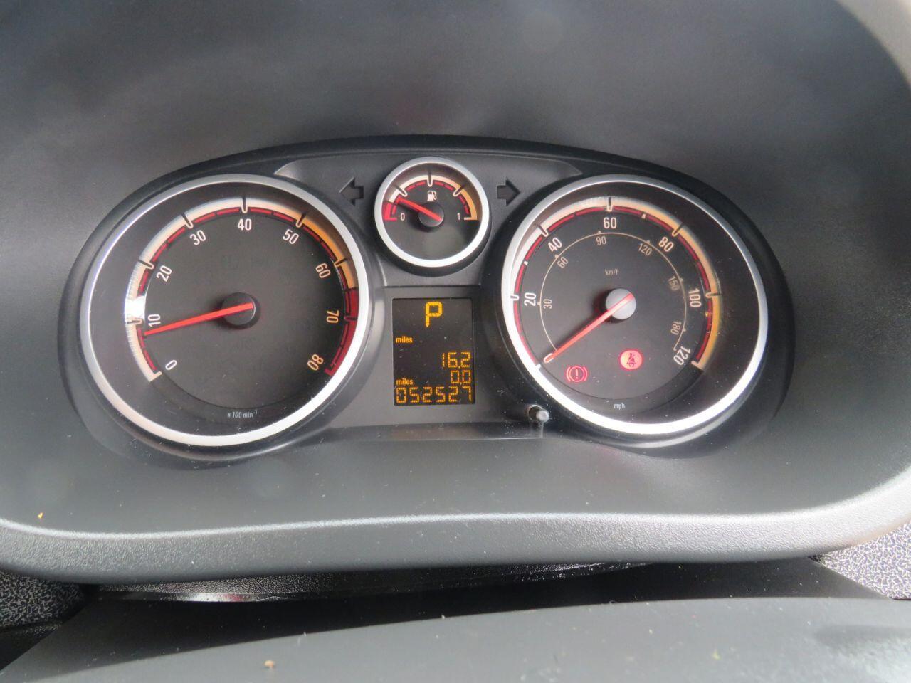 Vauxhall Corsa - Image 13