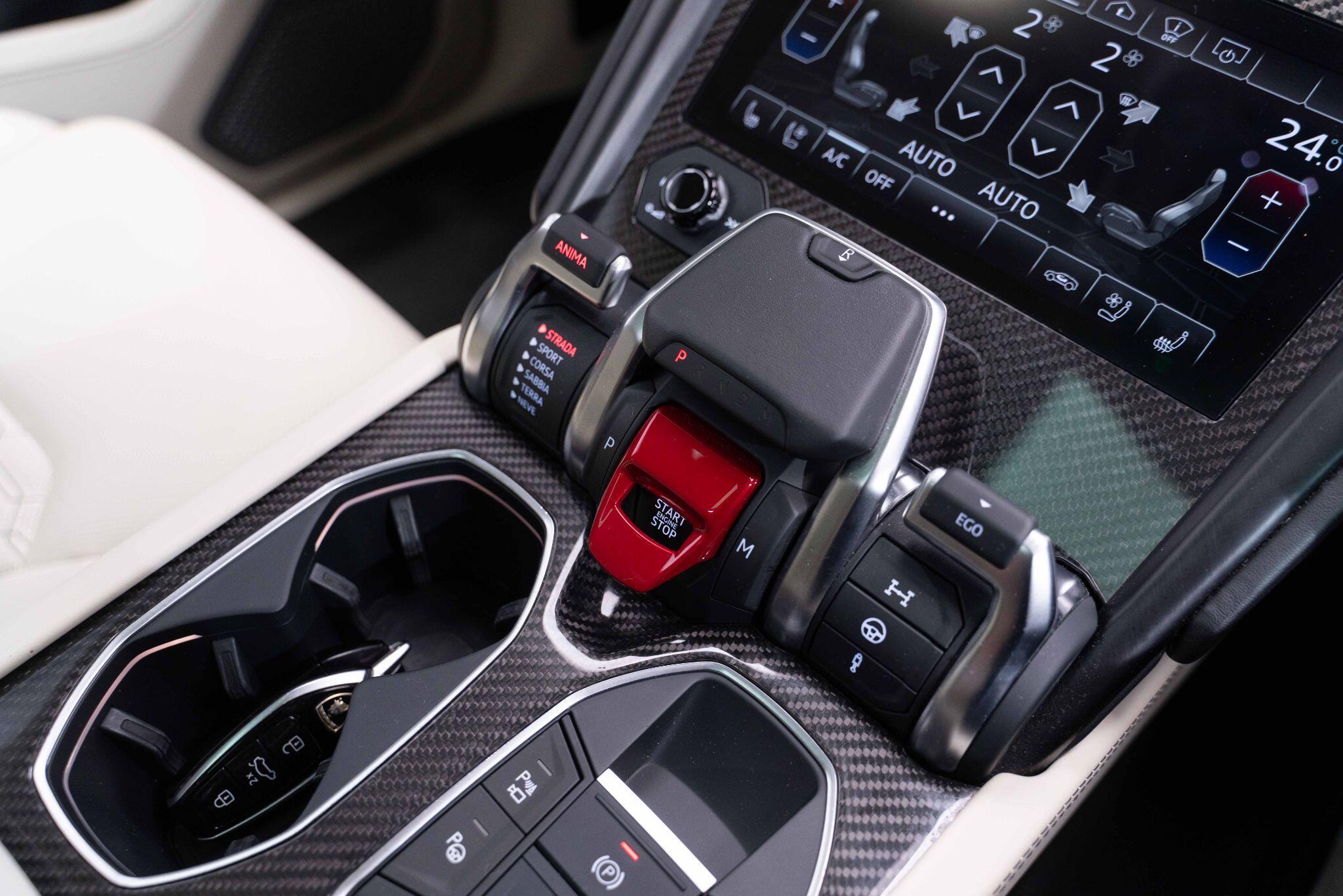 Lamborghini Urus - Image 49