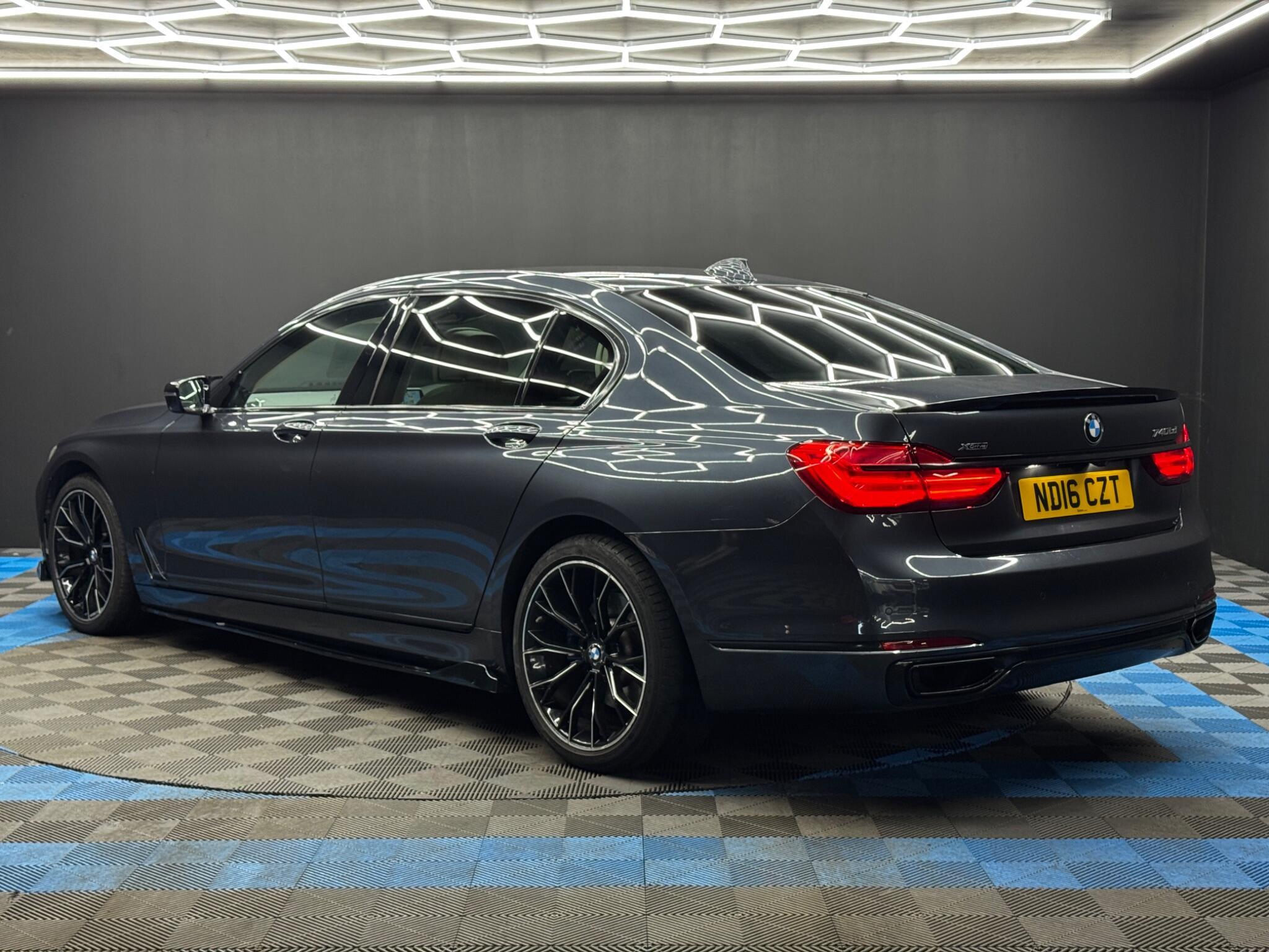 BMW 7 Series - Image 8