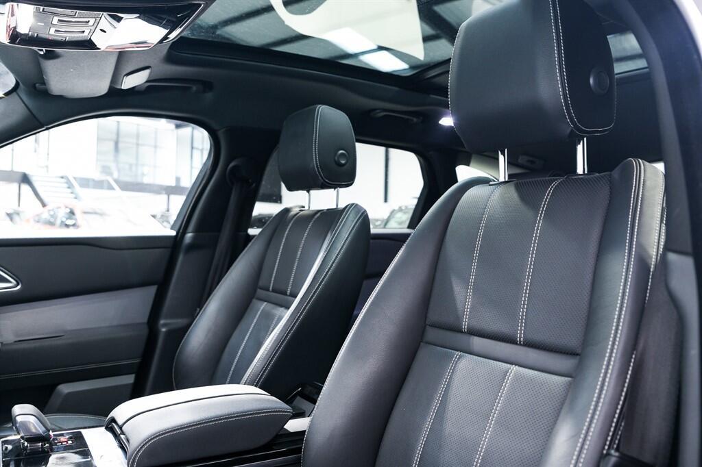 Land Rover Range Rover Velar - Image 12