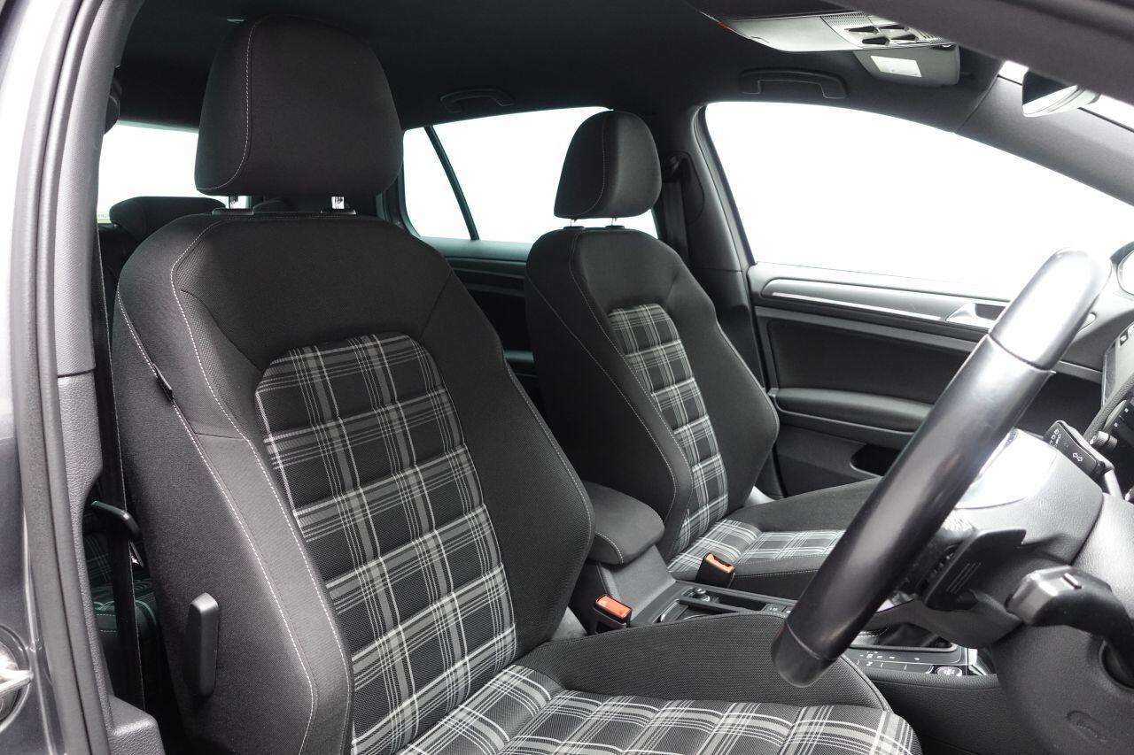 Volkswagen Golf - Image 13