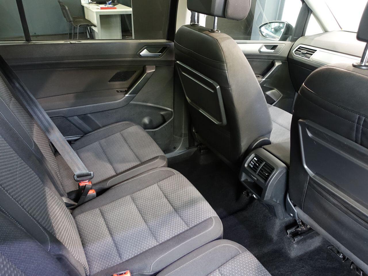 Volkswagen Touran - Image 17