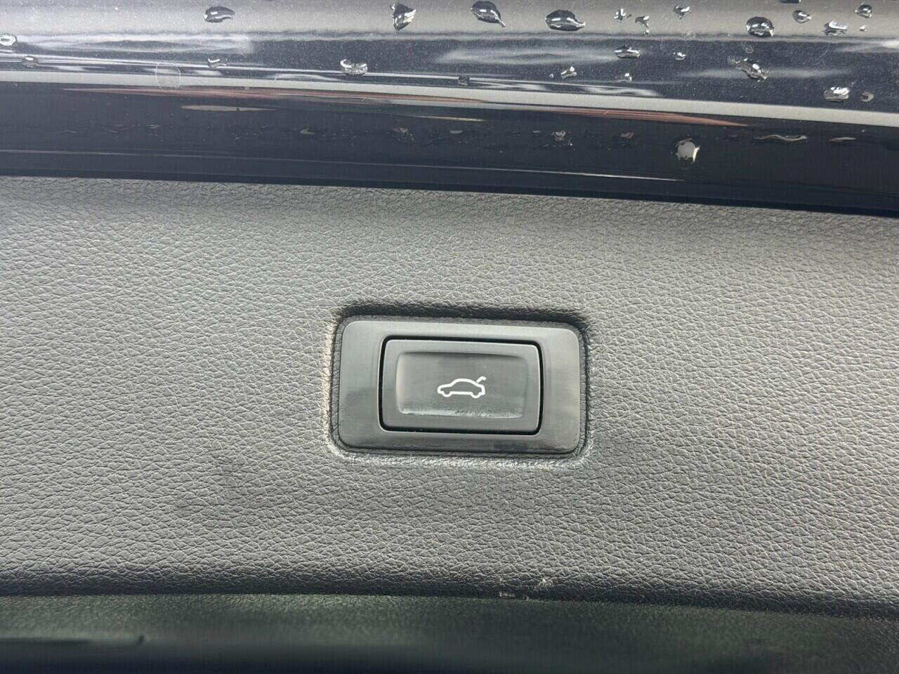 Audi Q7 - Image 26