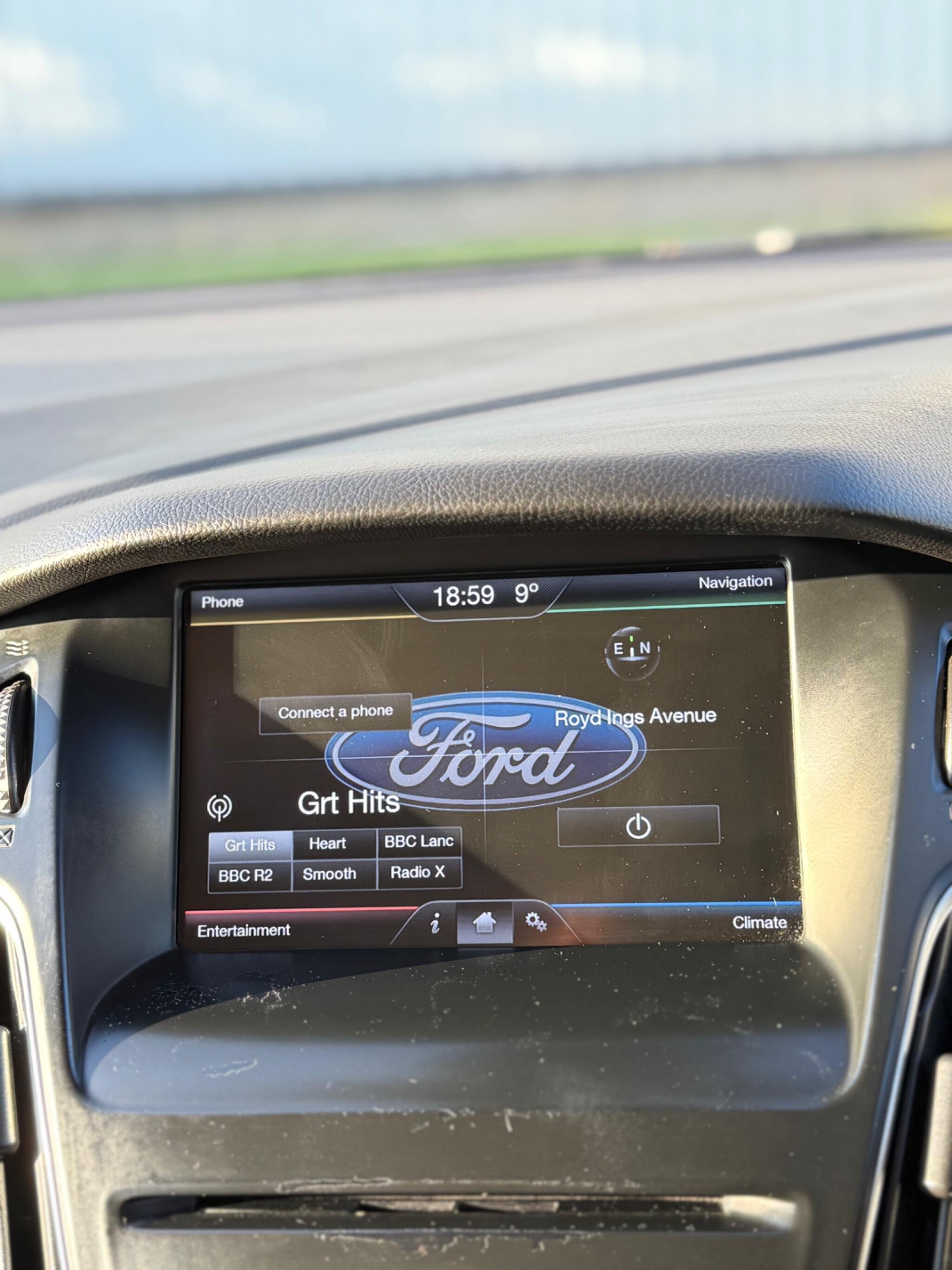 Ford Focus - Image 32