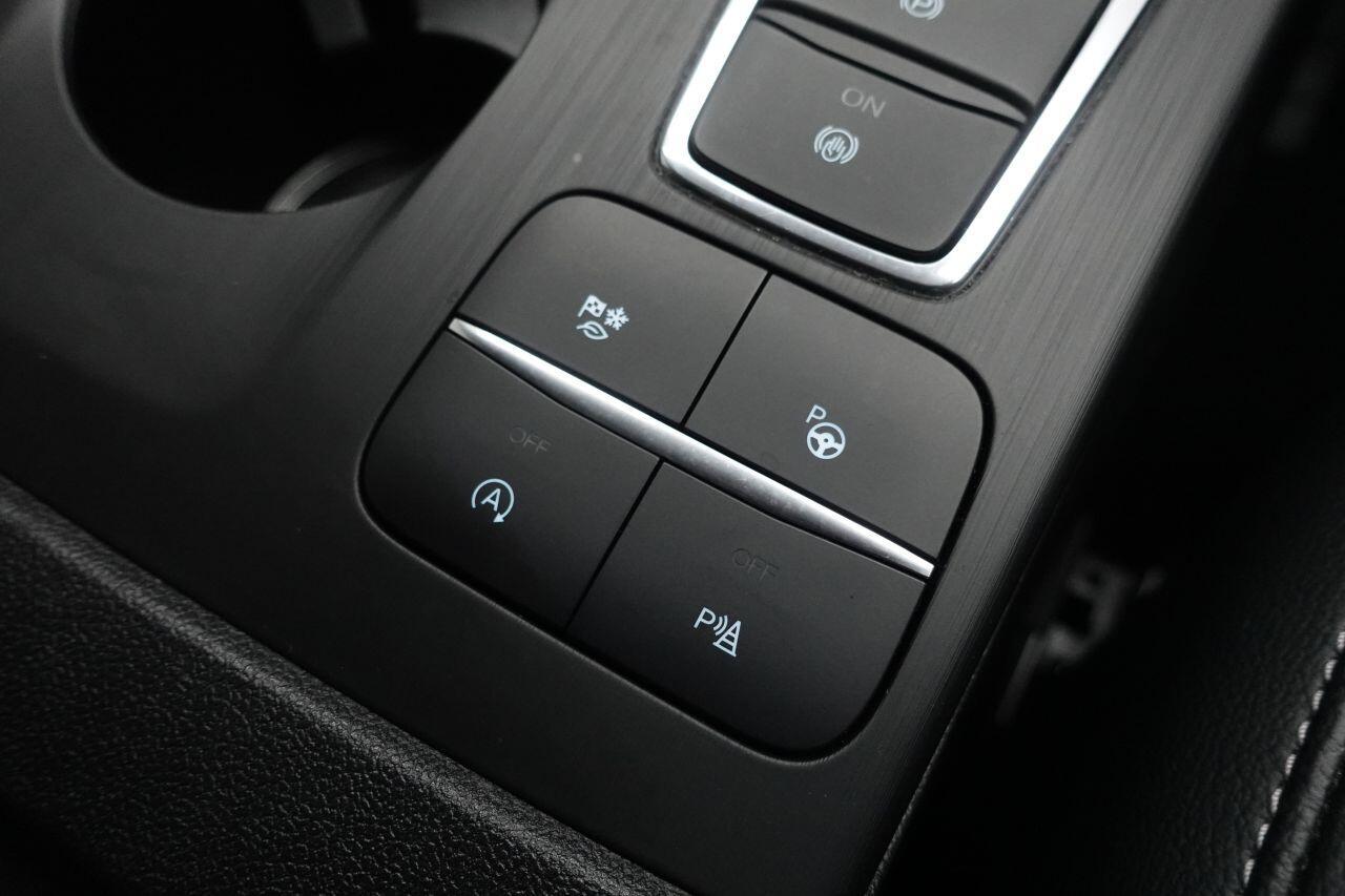 Ford Kuga - Image 37