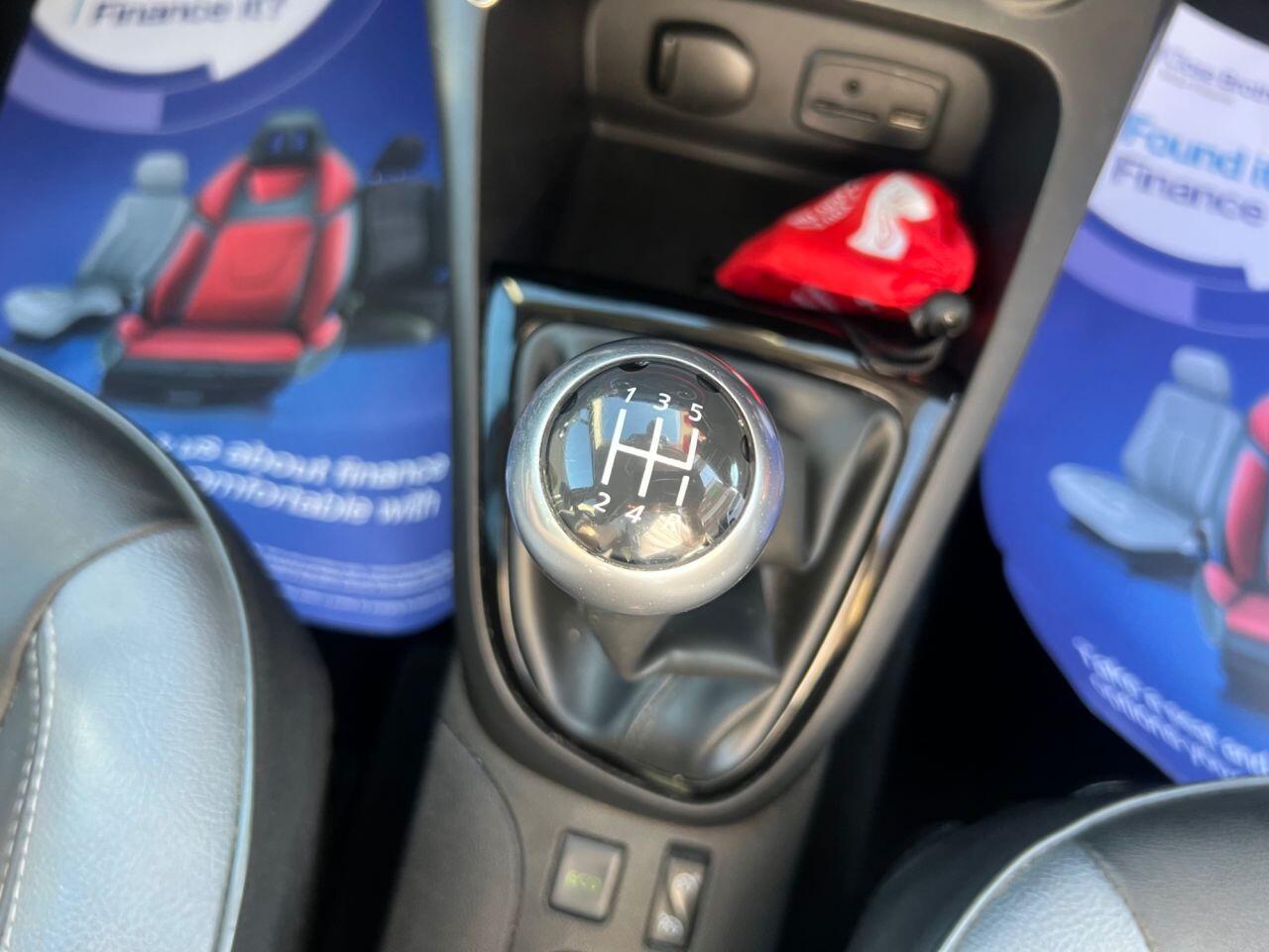 Renault Captur - Image 22