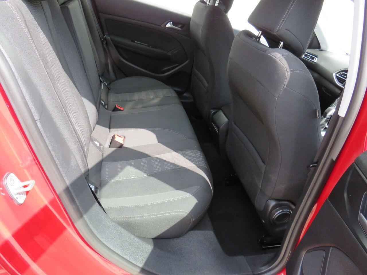 Peugeot 308 - Image 8