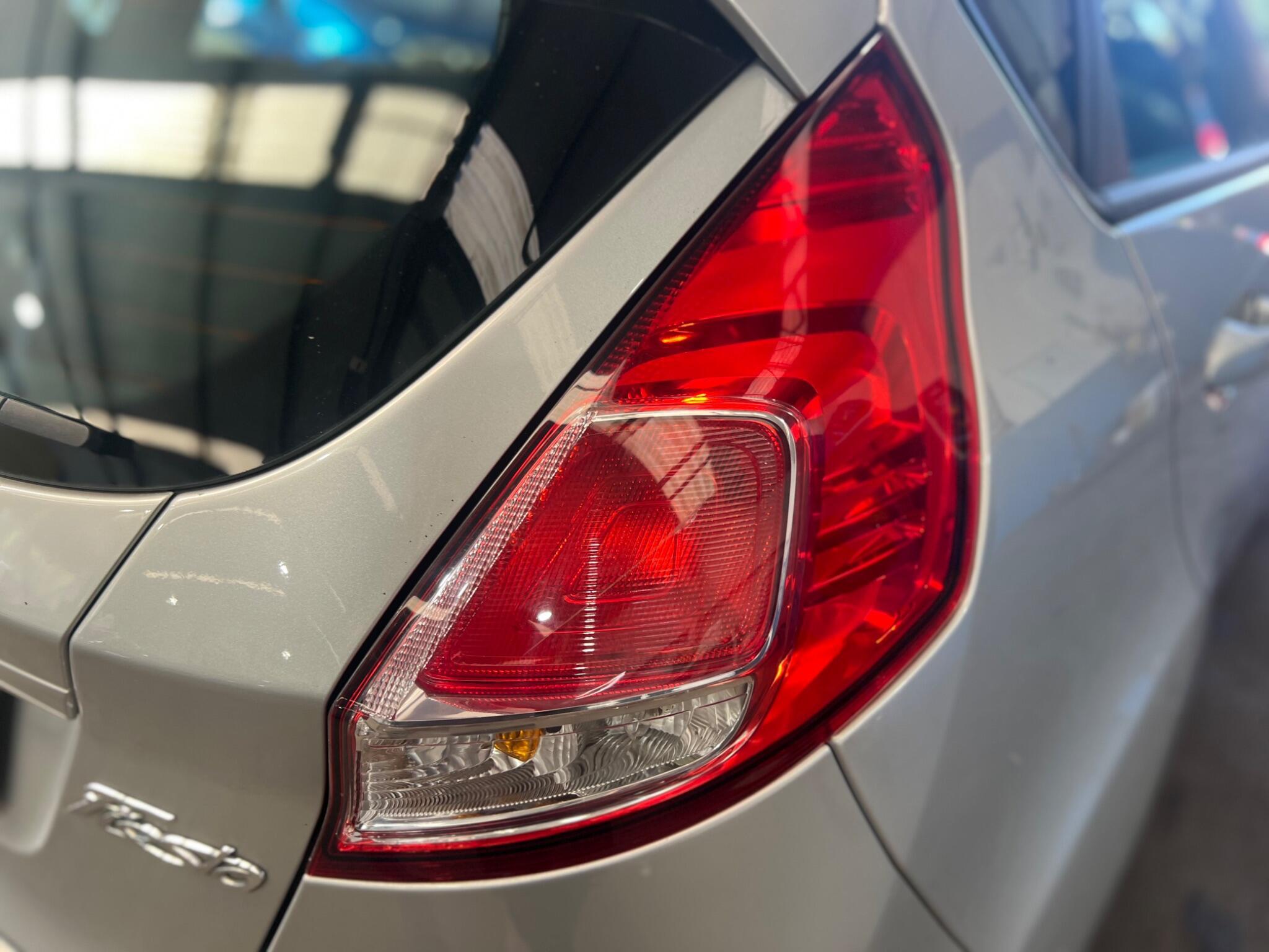 Ford Fiesta - Image 12