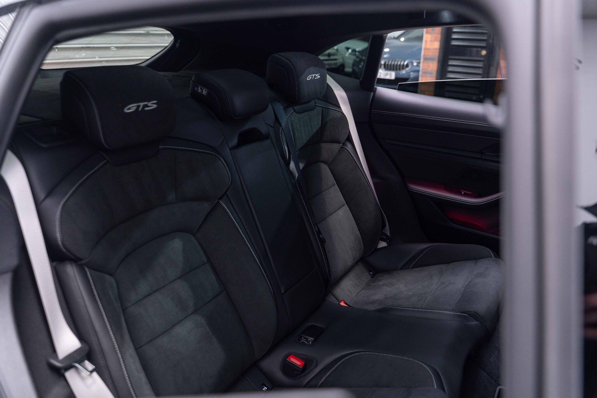 Porsche Taycan - Image 29