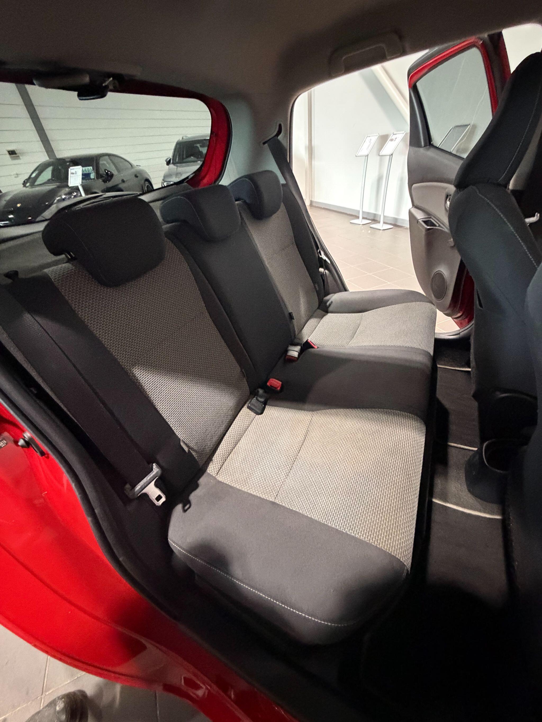 Toyota Yaris - Image 16