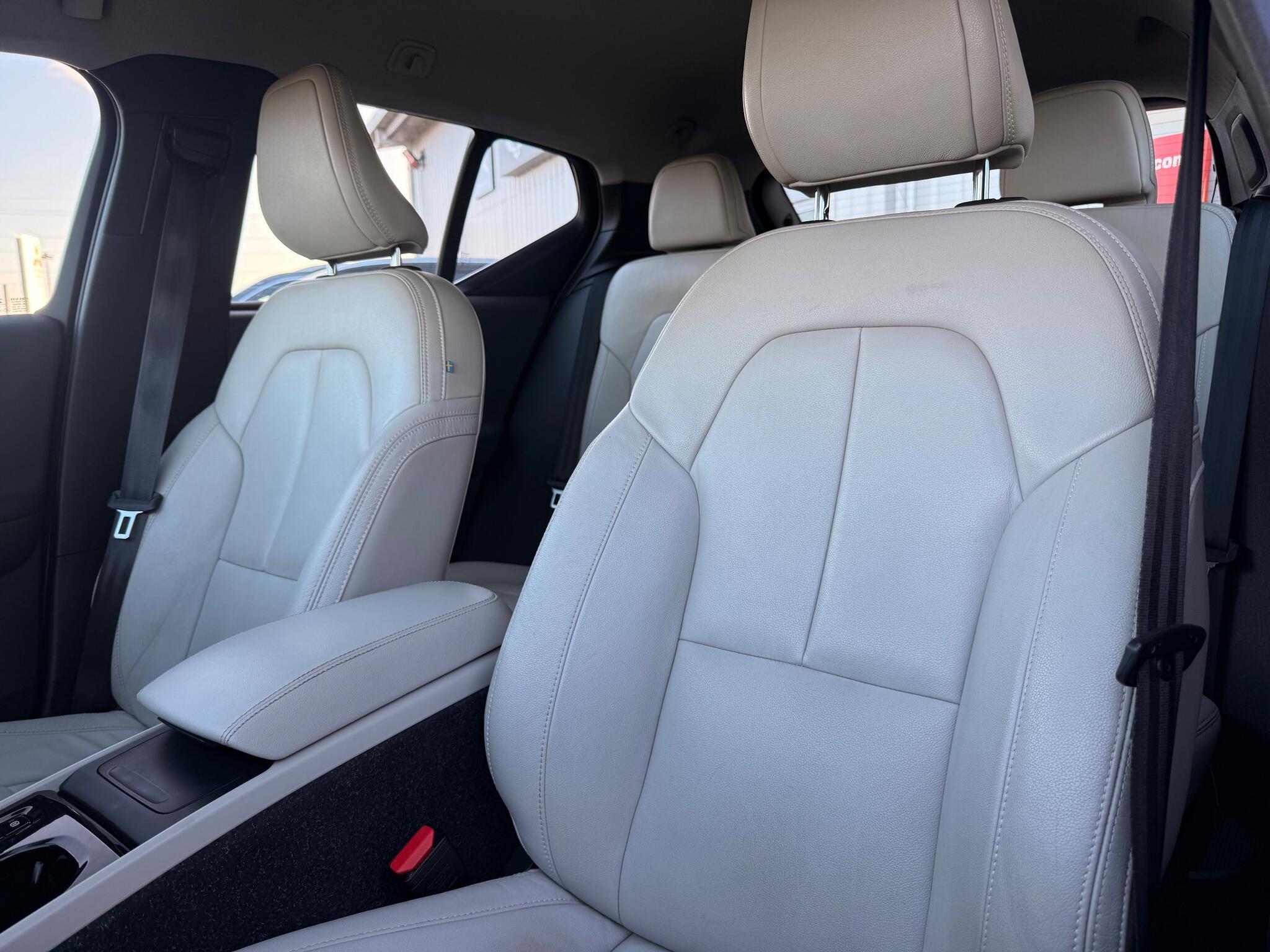 Volvo XC40 - Image 19