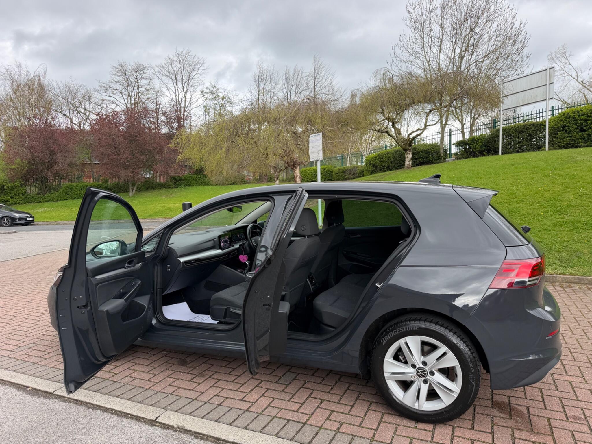 Volkswagen Golf - Image 28