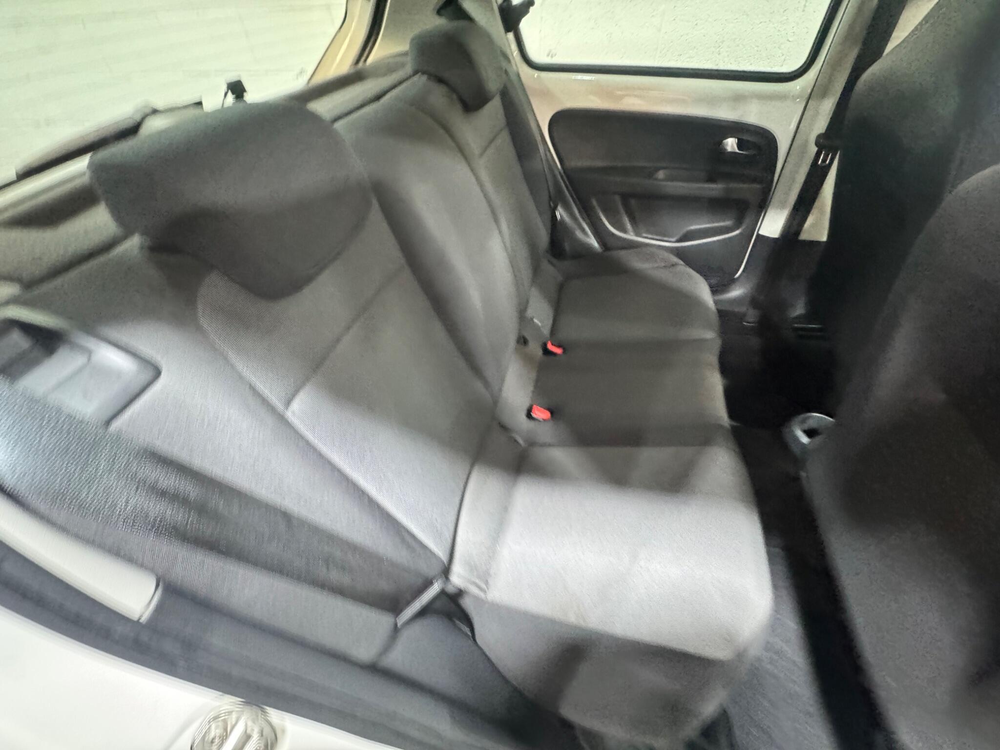 Volkswagen up! - Image 12