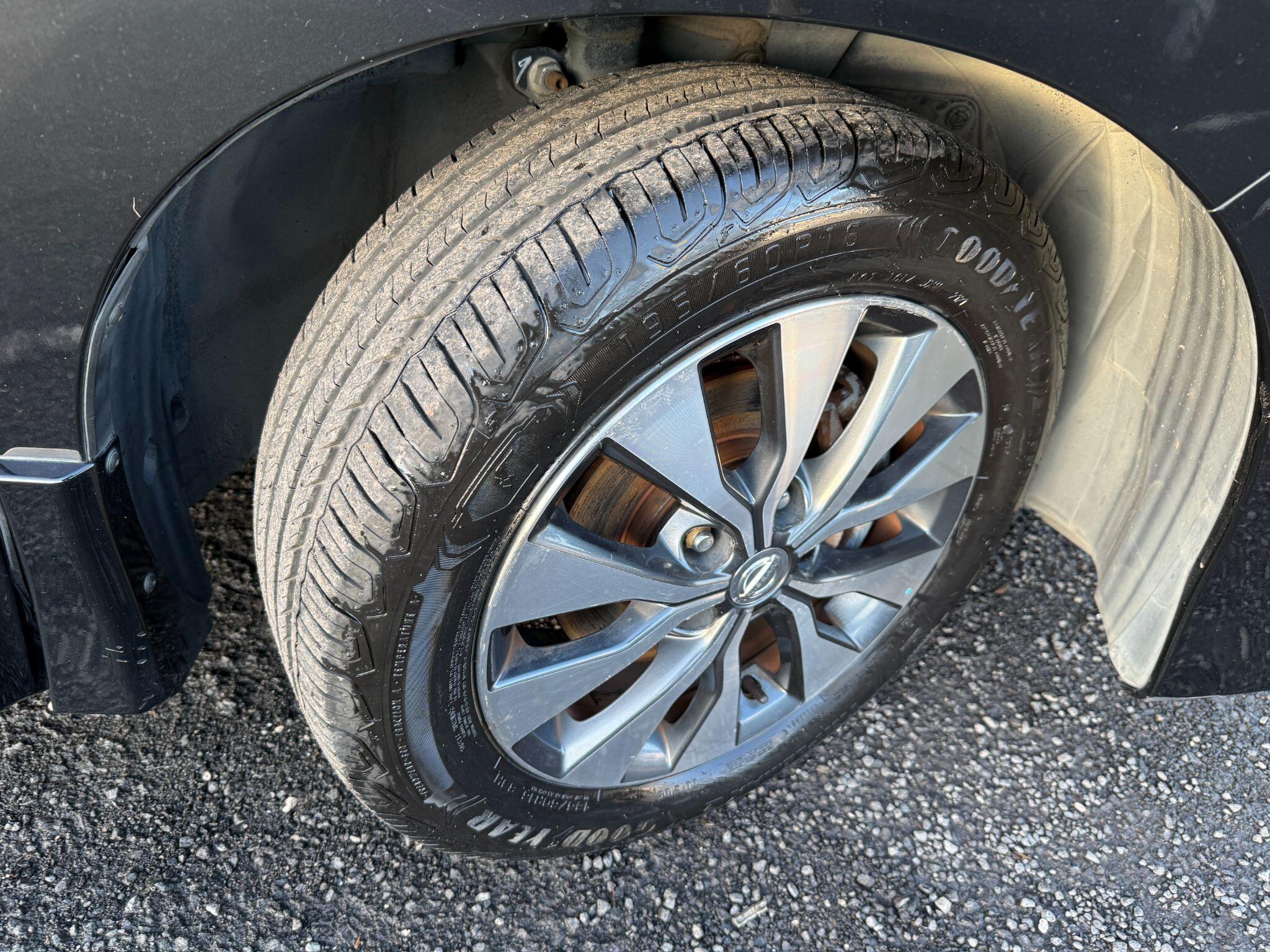 Nissan Serena - Image 97