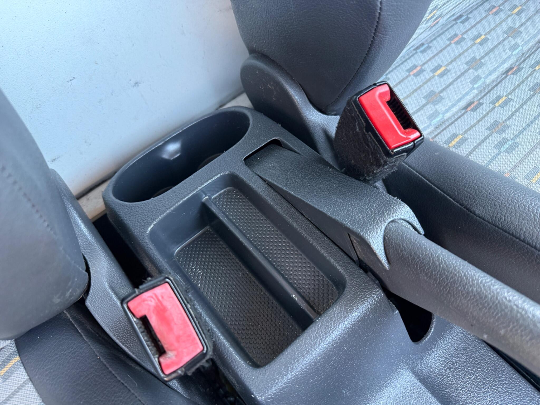 Volkswagen Caddy - Image 31