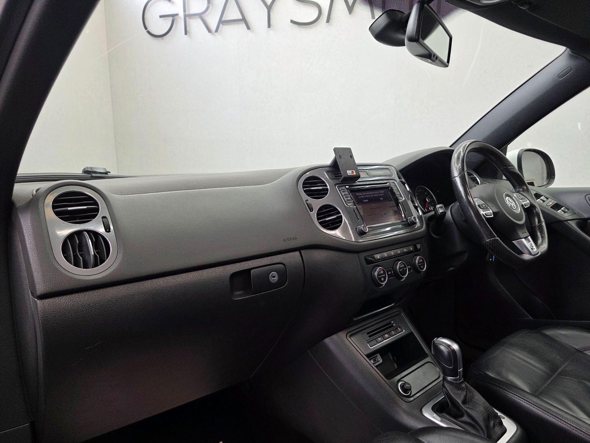 Volkswagen Tiguan - Image 15