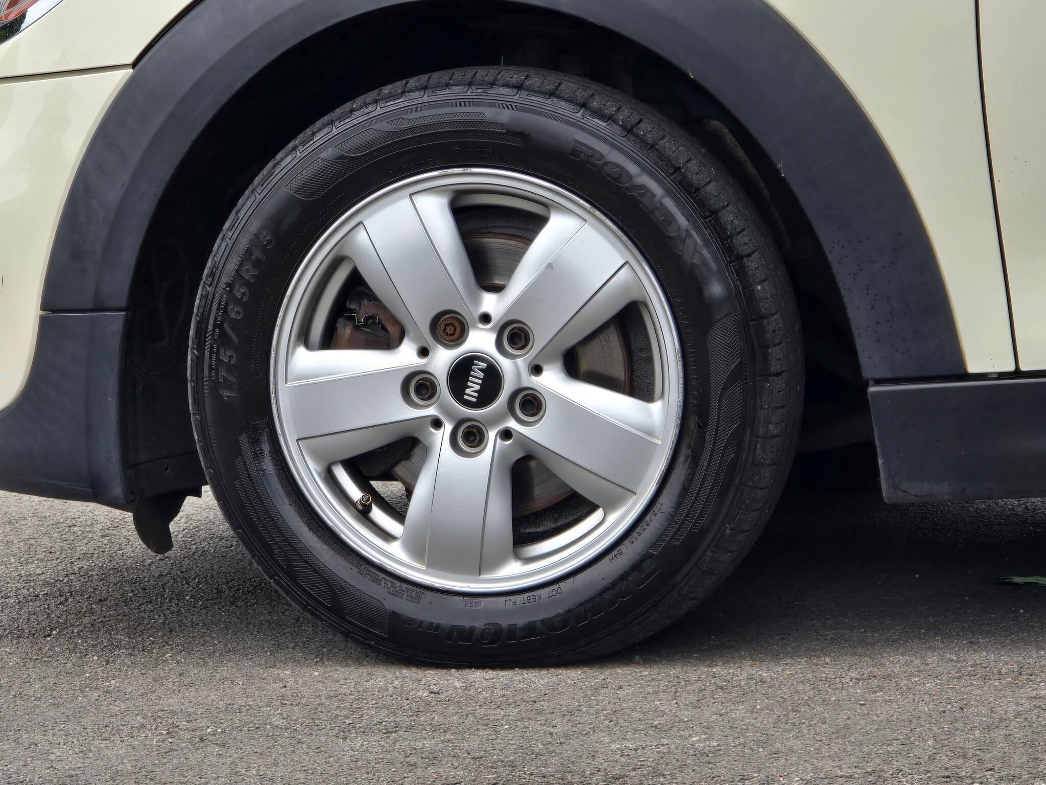 MINI Hatch - Image 19