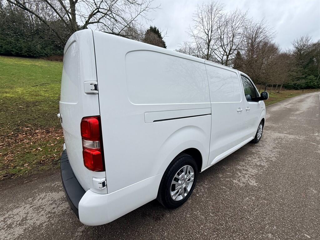 Vauxhall Vivaro - Image 6