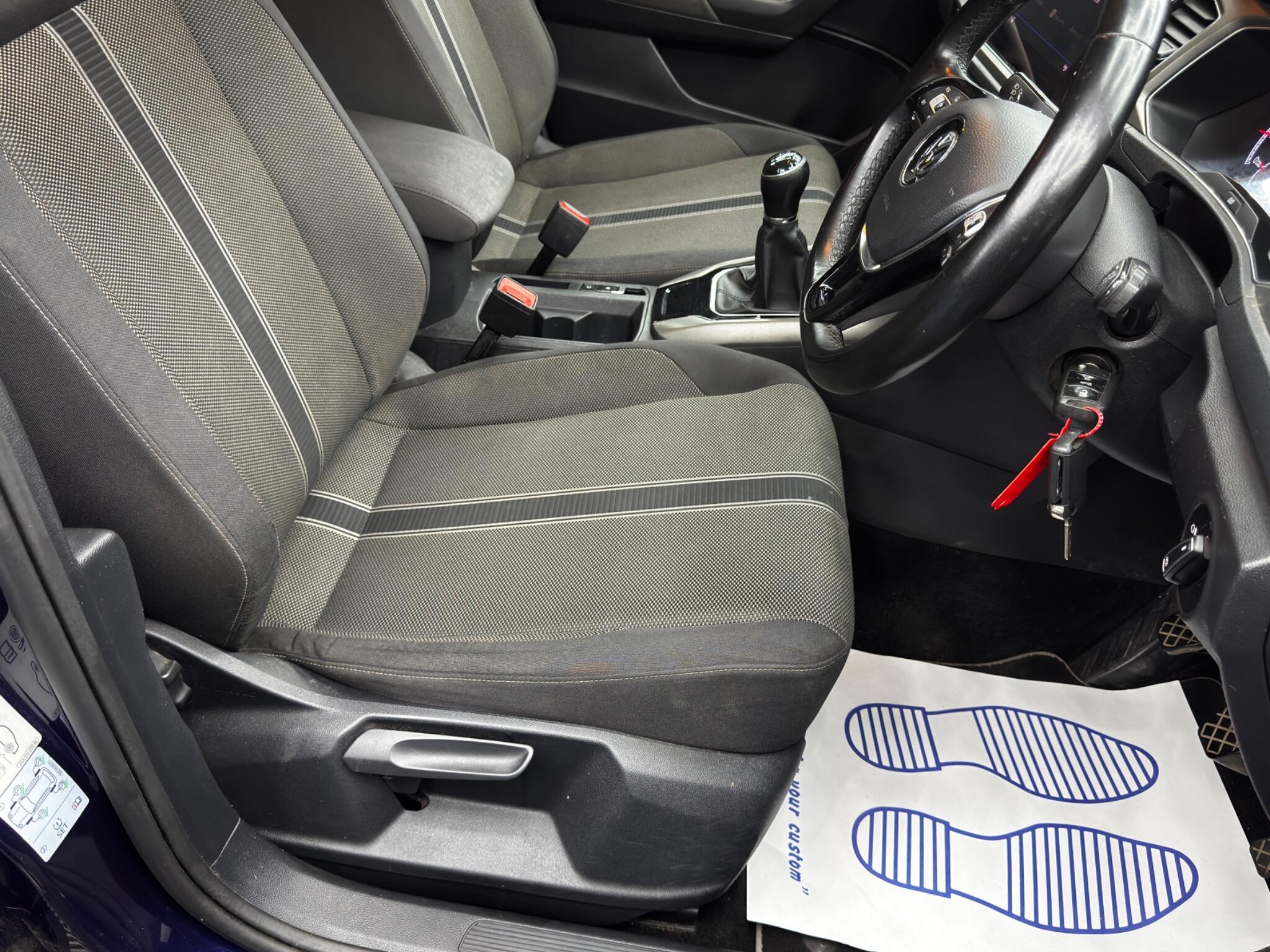 Volkswagen T-Roc - Image 13