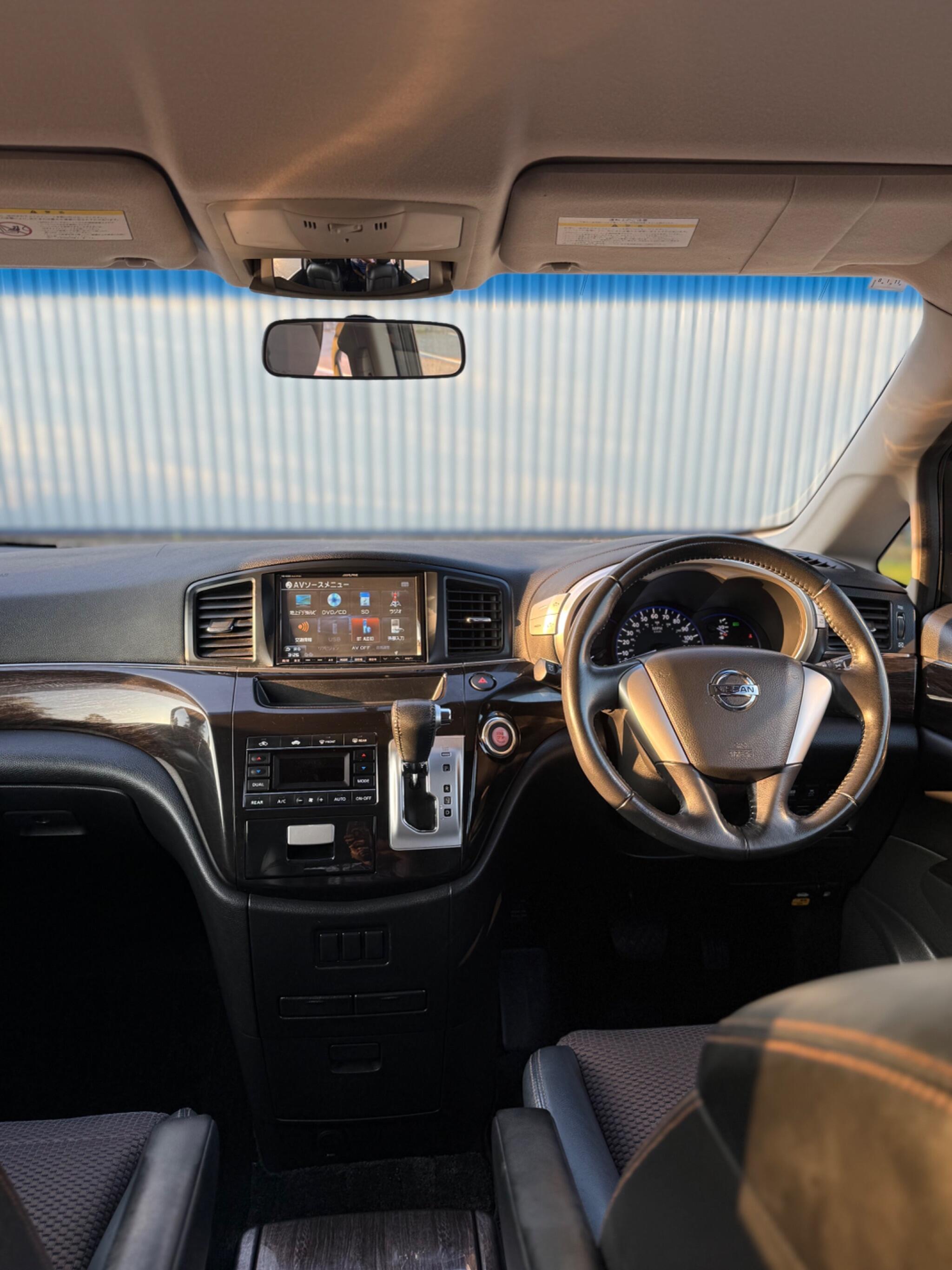 Nissan Elgrand - Image 37