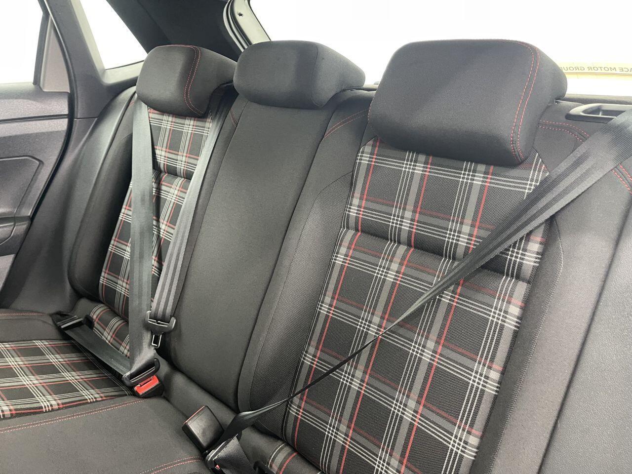 Volkswagen Polo - Image 23