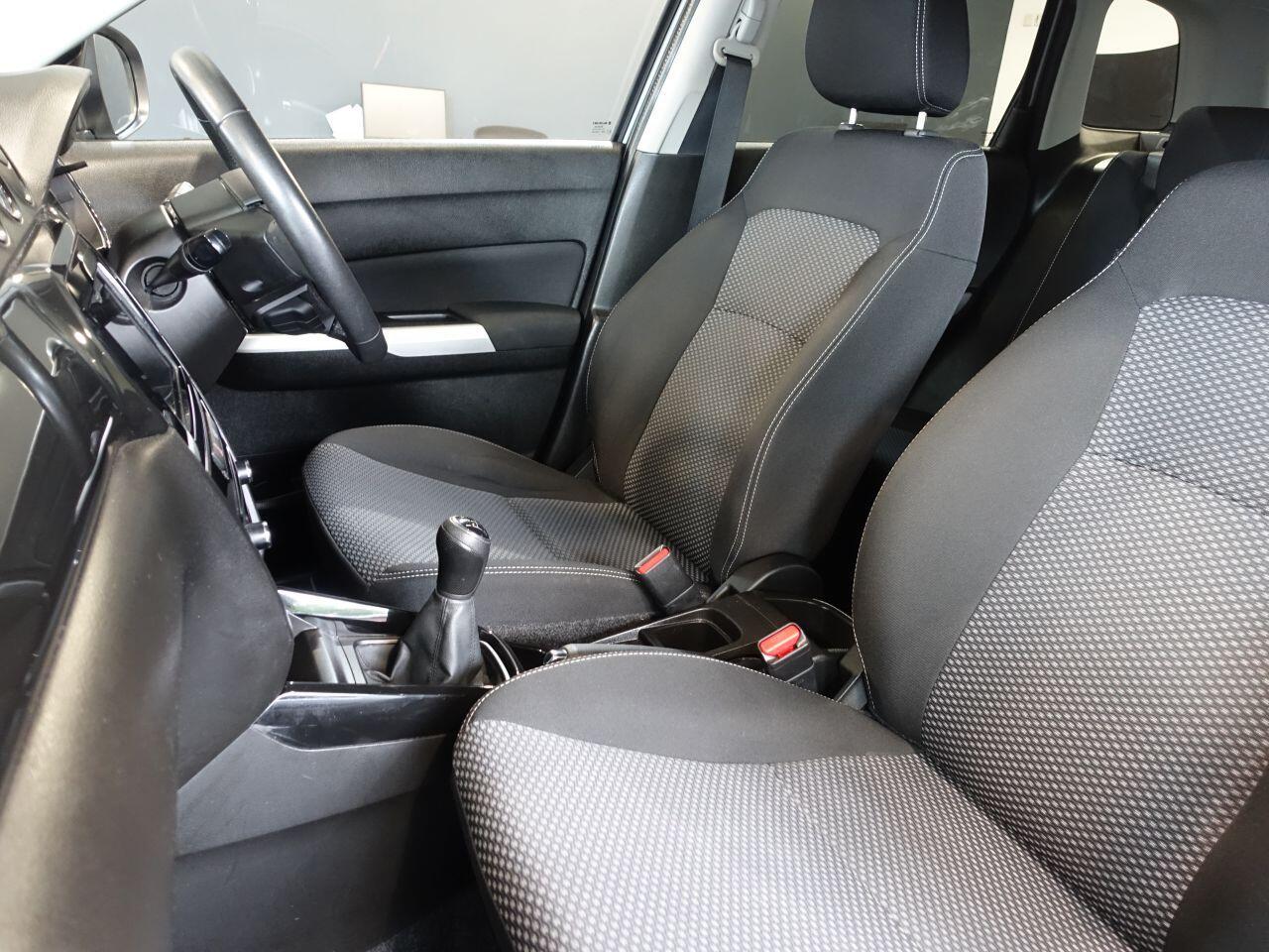 Suzuki Vitara - Image 11