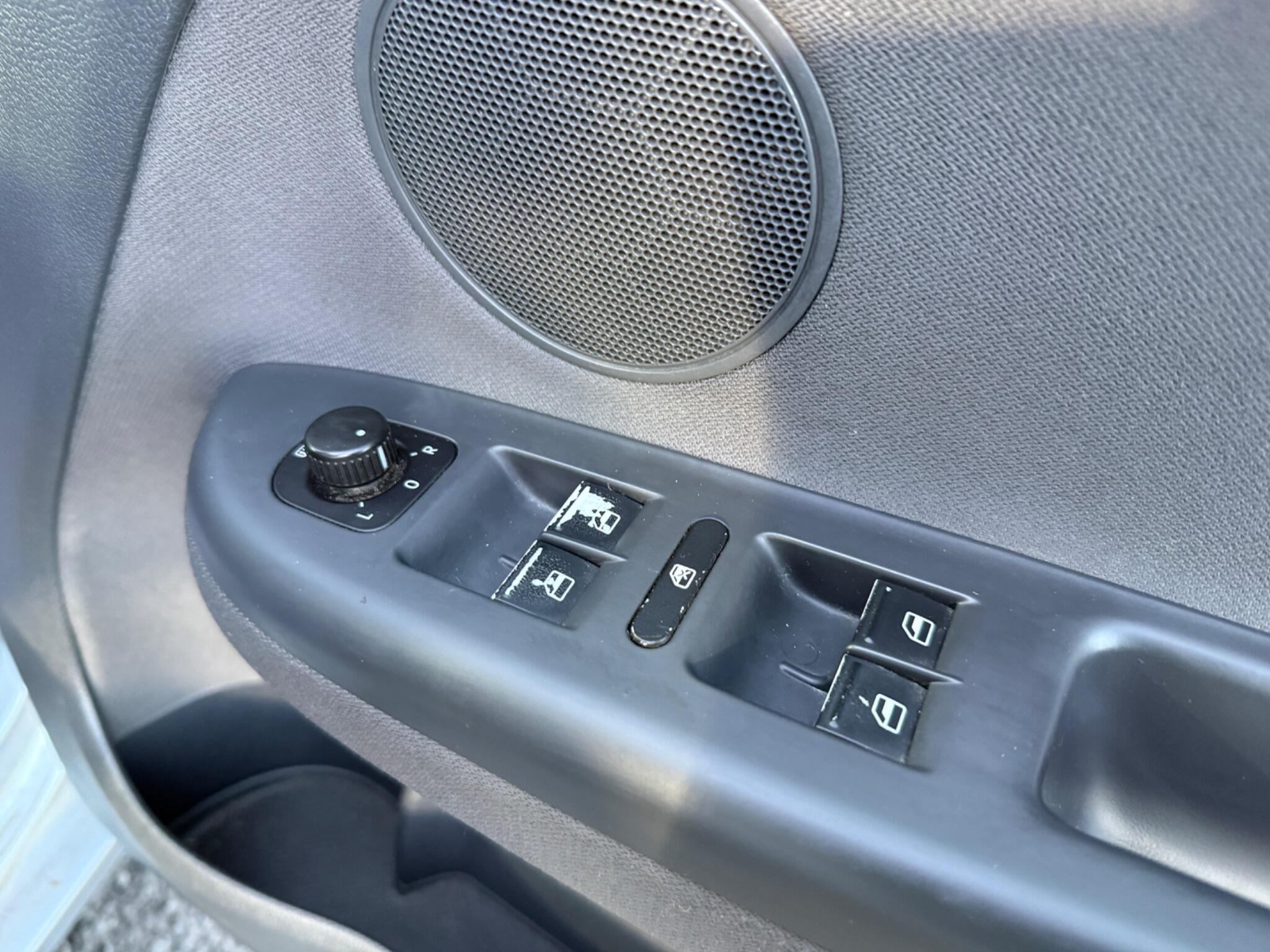 Volkswagen Golf Plus - Image 42