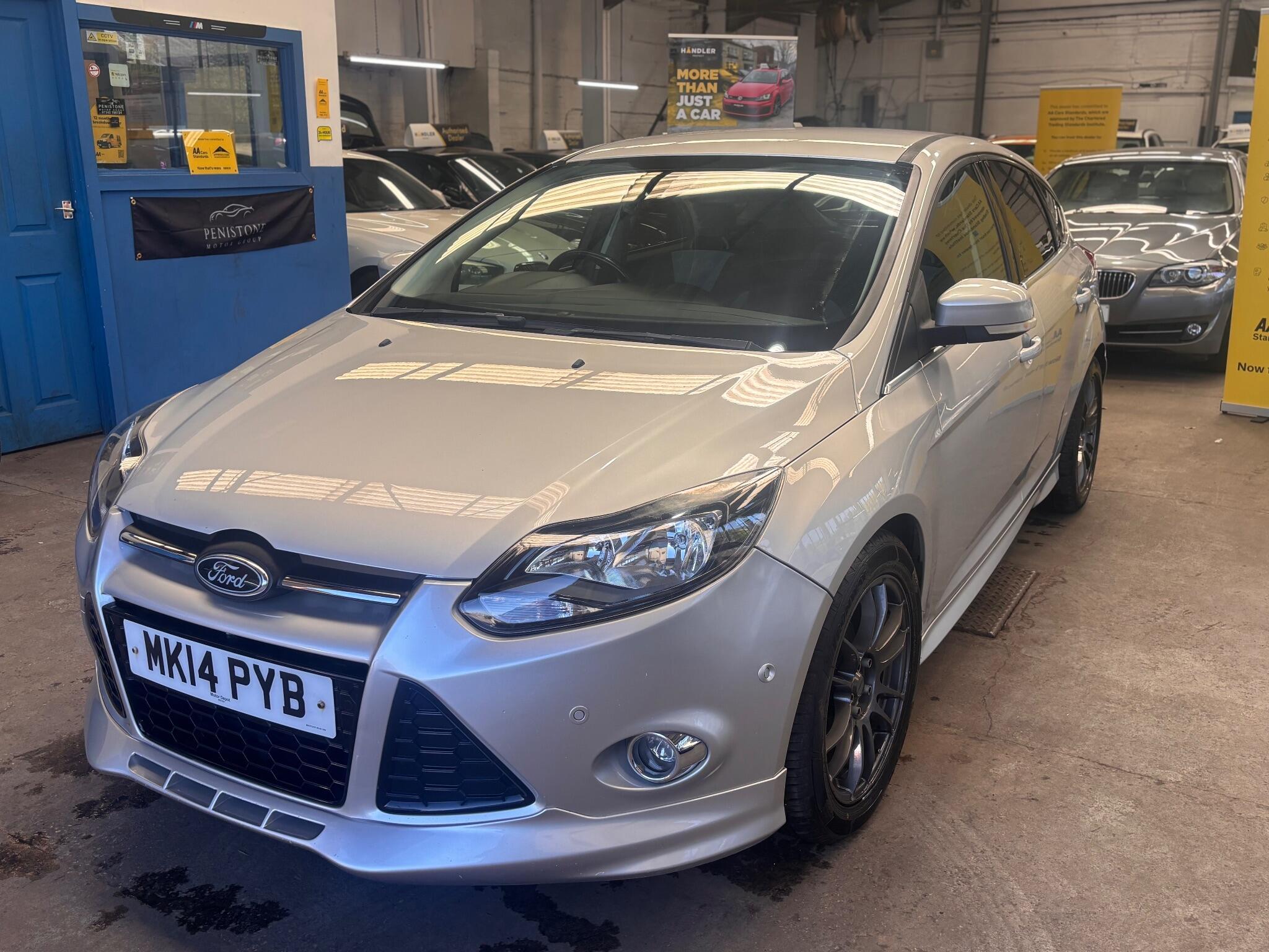 Ford Focus - Image 12