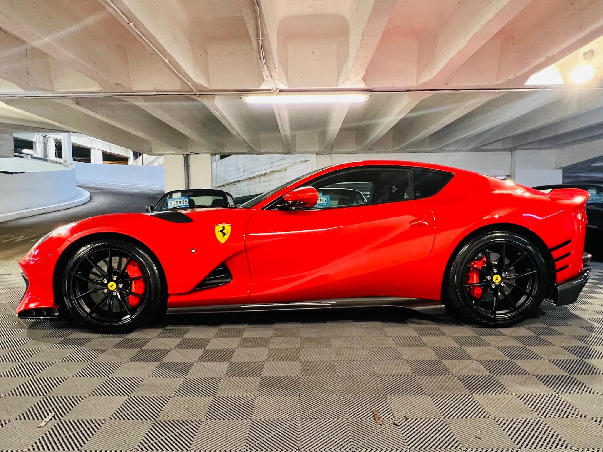Ferrari 812 Competizione - Image 2