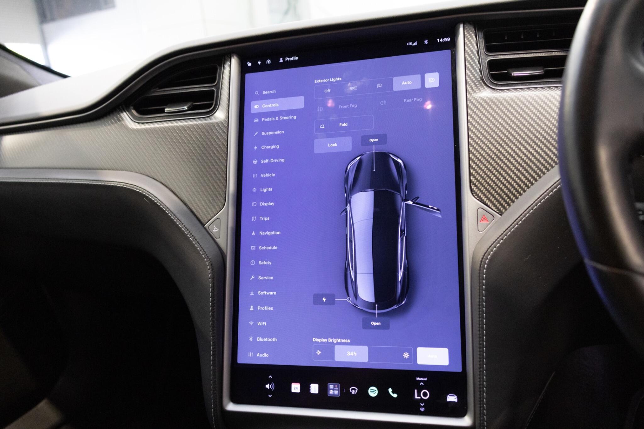 Tesla Model S - Image 13