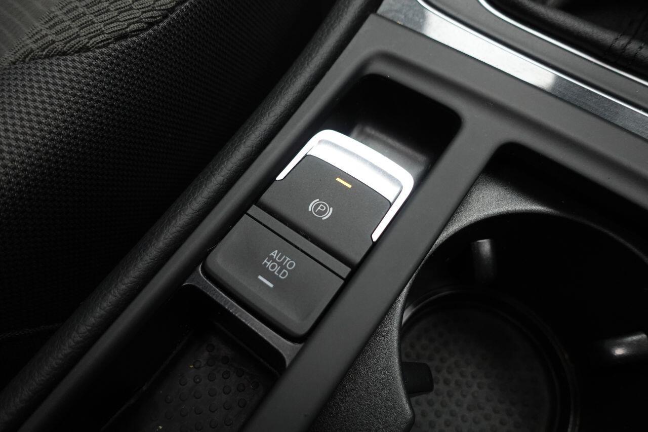 Volkswagen Golf - Image 14