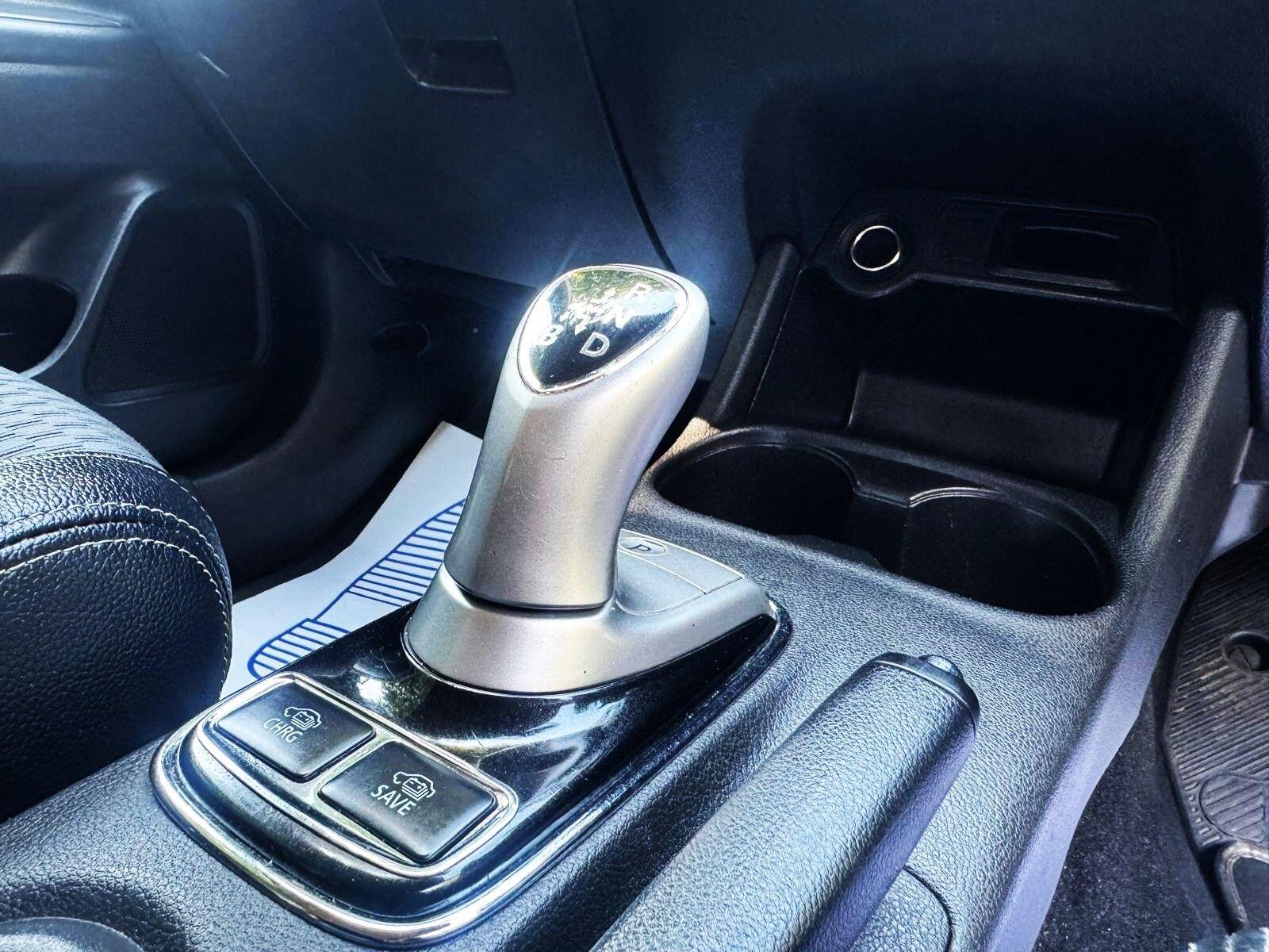 Mitsubishi Outlander - Image 17