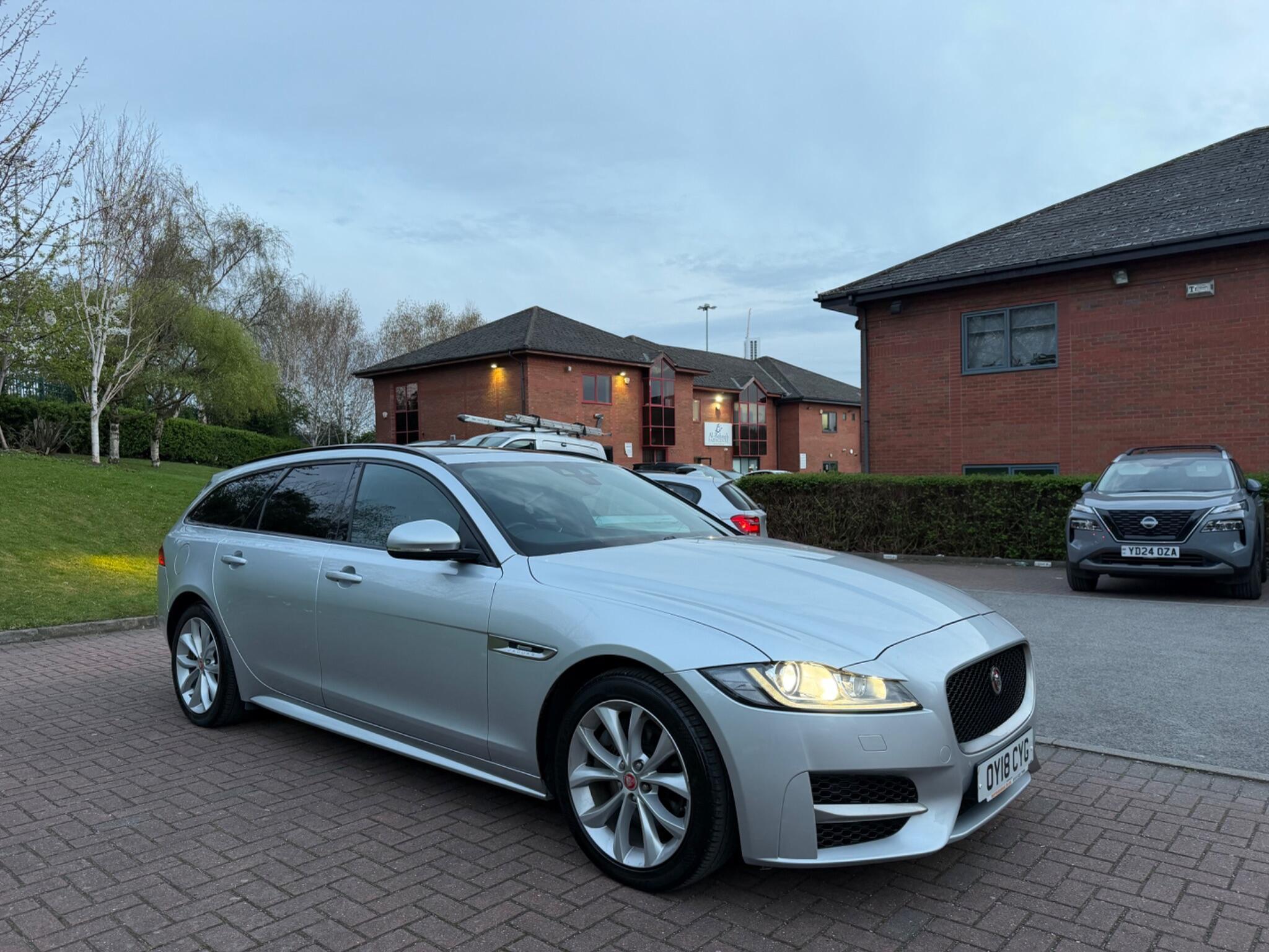 Jaguar XF - Image 2
