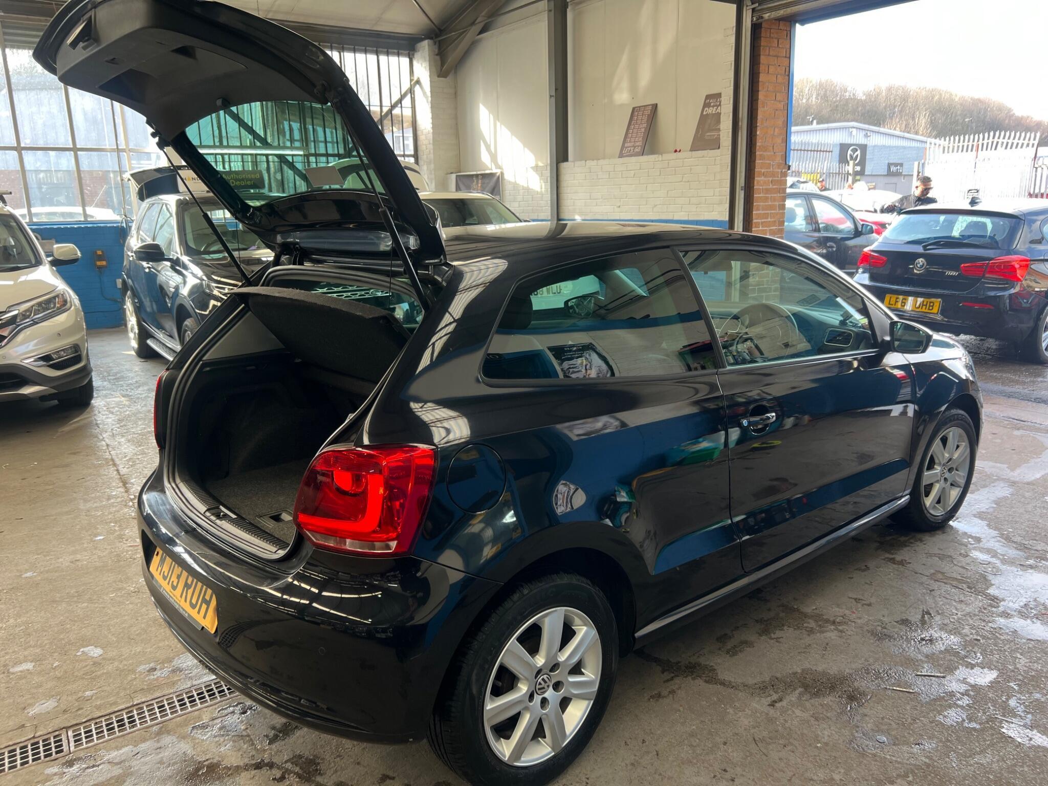 Volkswagen Polo - Image 11