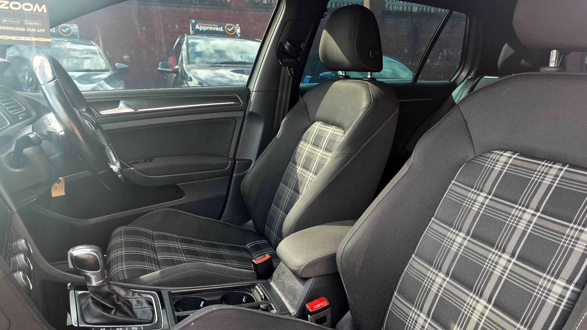 Volkswagen Golf - Image 15