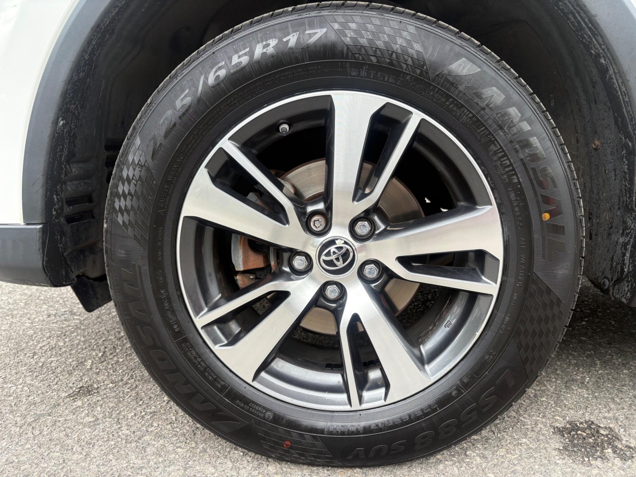 Toyota RAV4 - Image 10