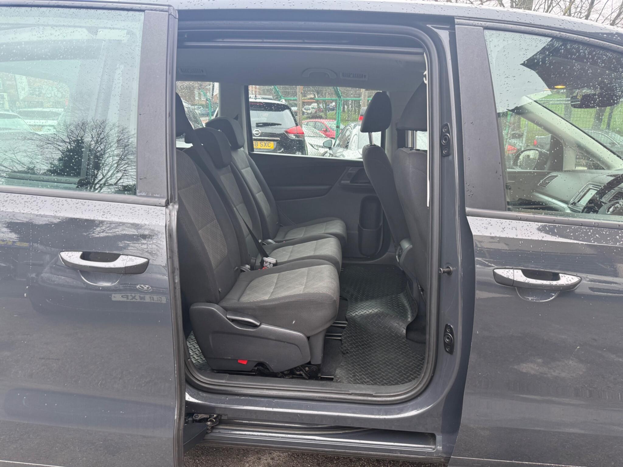 Volkswagen Sharan - Image 17