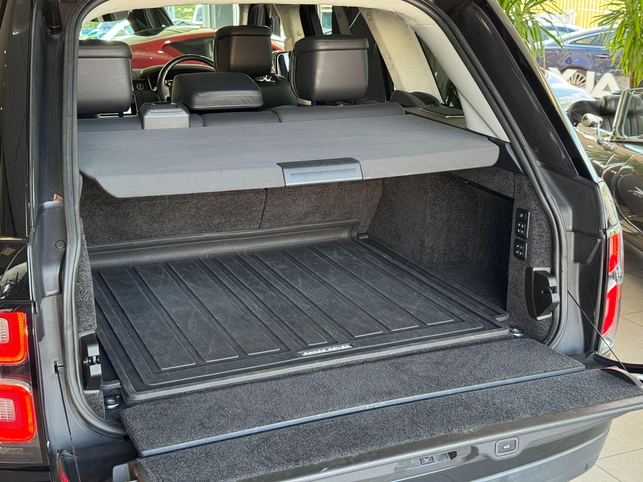 Land Rover Range Rover - Image 18
