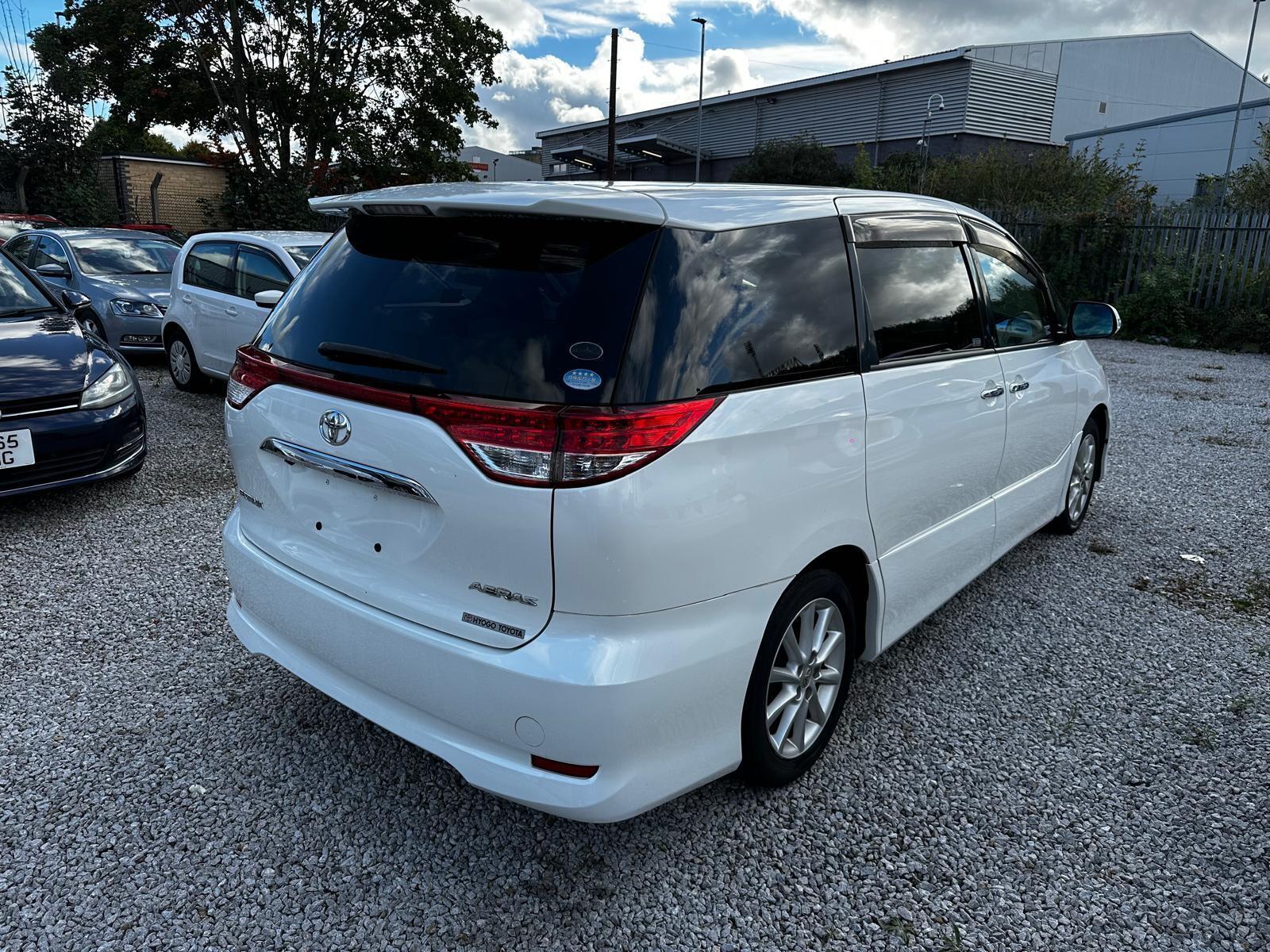 Toyota Estima Aeras G - Image 6