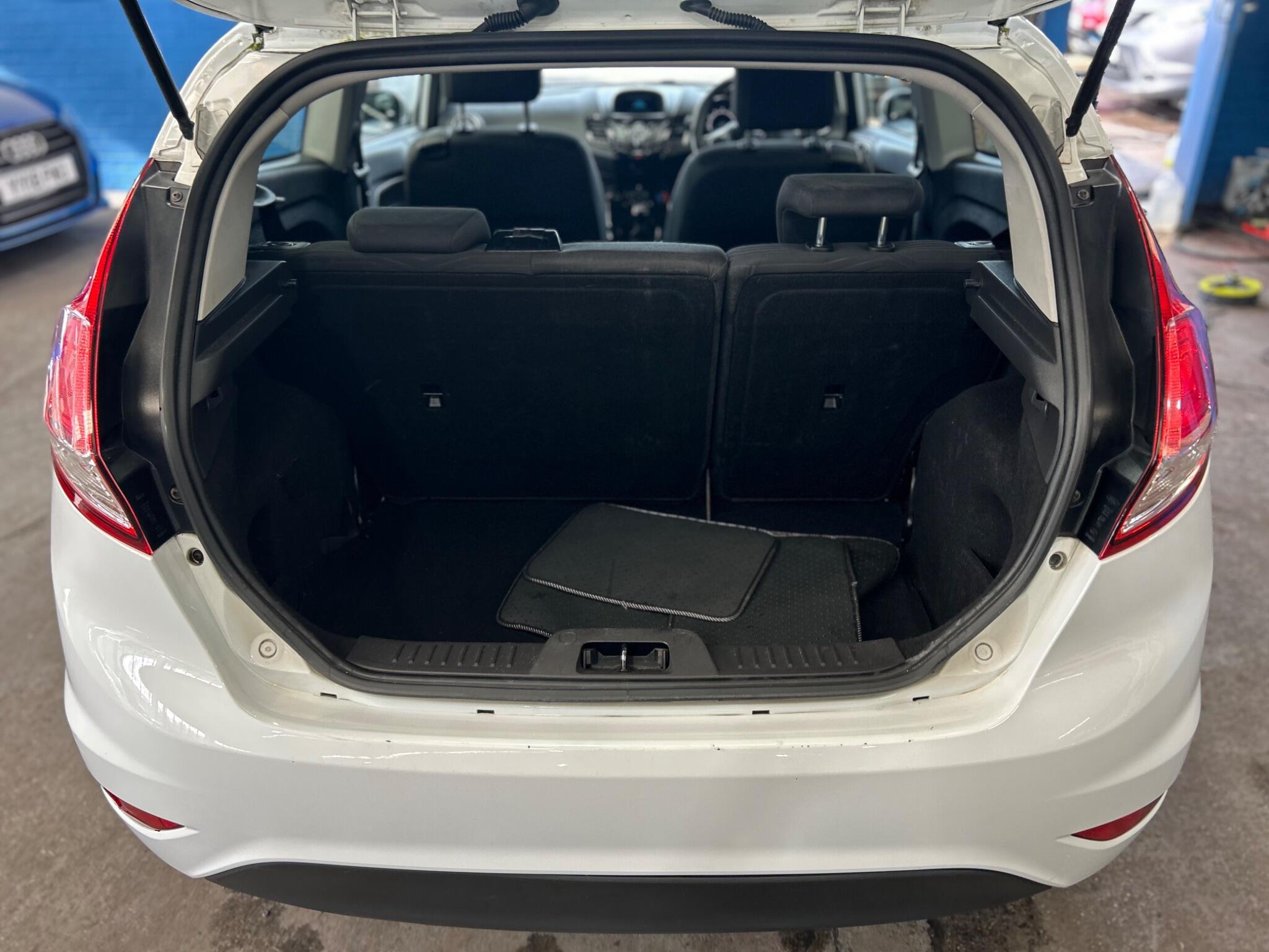 Ford Fiesta - Image 27