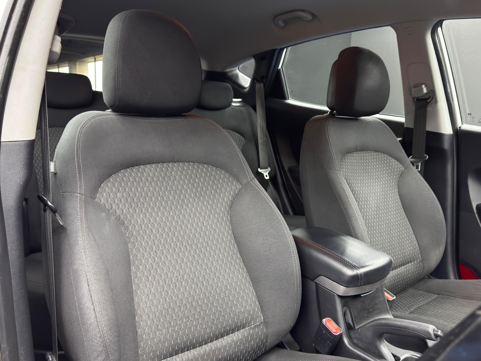 Hyundai ix35 - Image 12