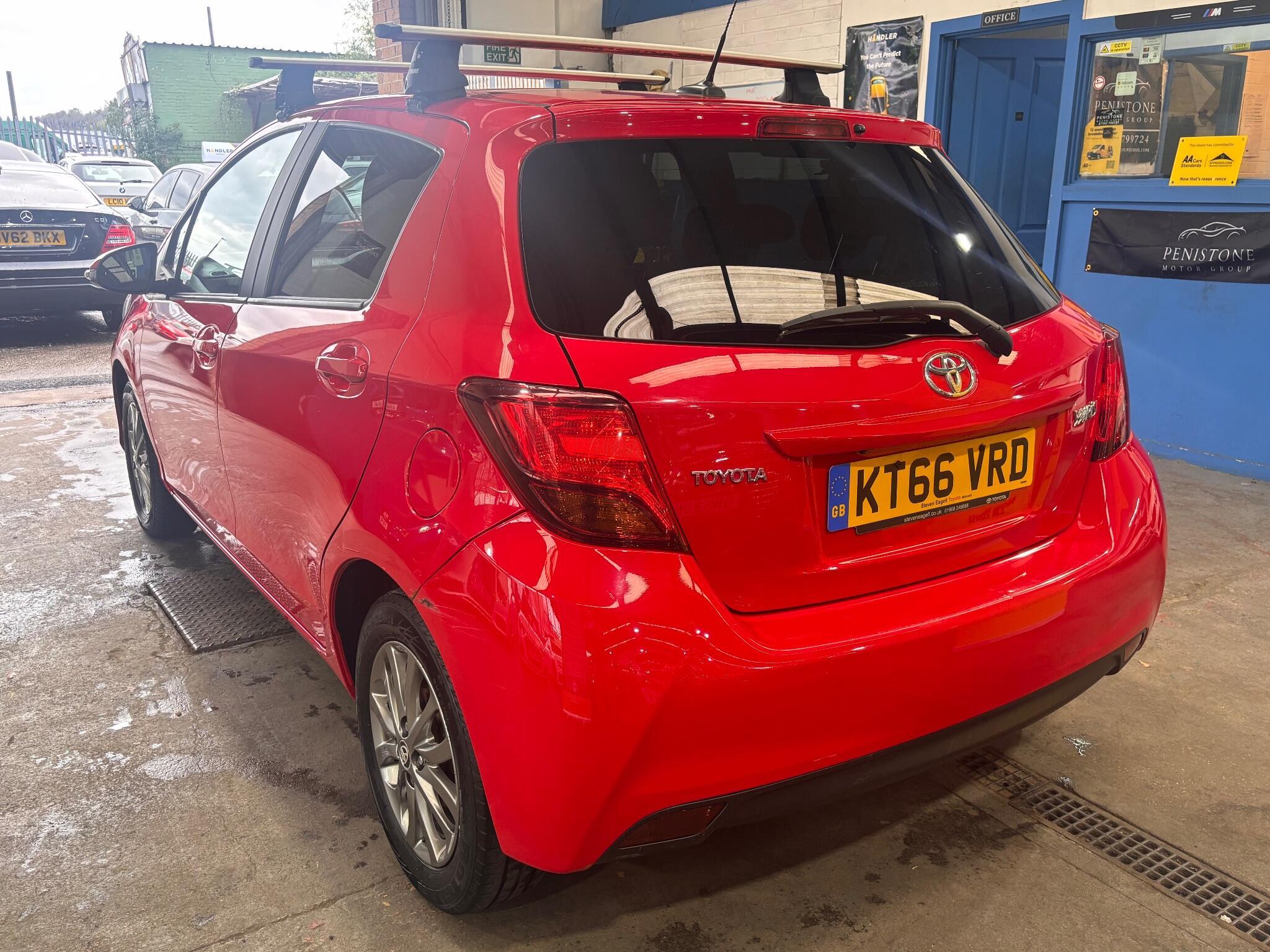 Toyota Yaris - Image 9